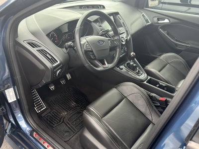 2018 Ford Focus ST Base