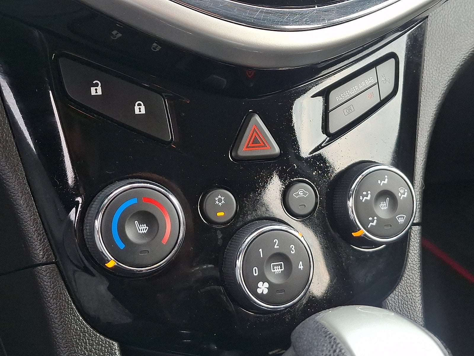 2020 Chevrolet Sonic FWD Hatchback LT 5-Door
