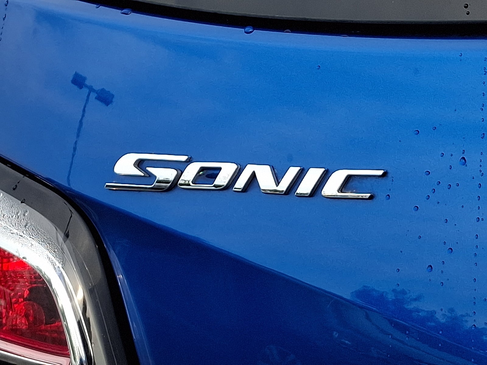 2020 Chevrolet Sonic FWD Hatchback LT 5-Door