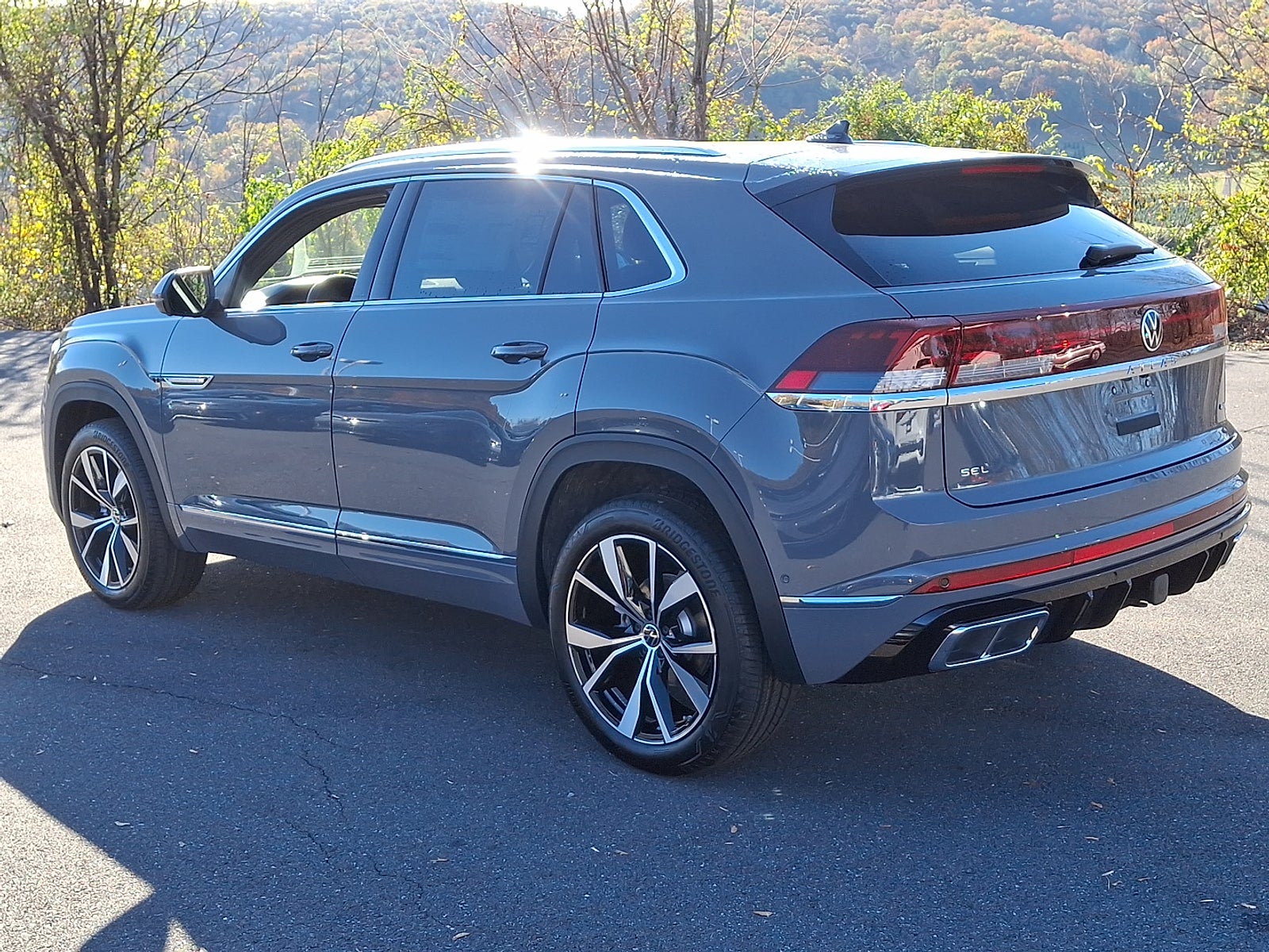 2026 Volkswagen Atlas Cross Sport 2.0T SEL Premium R-Line