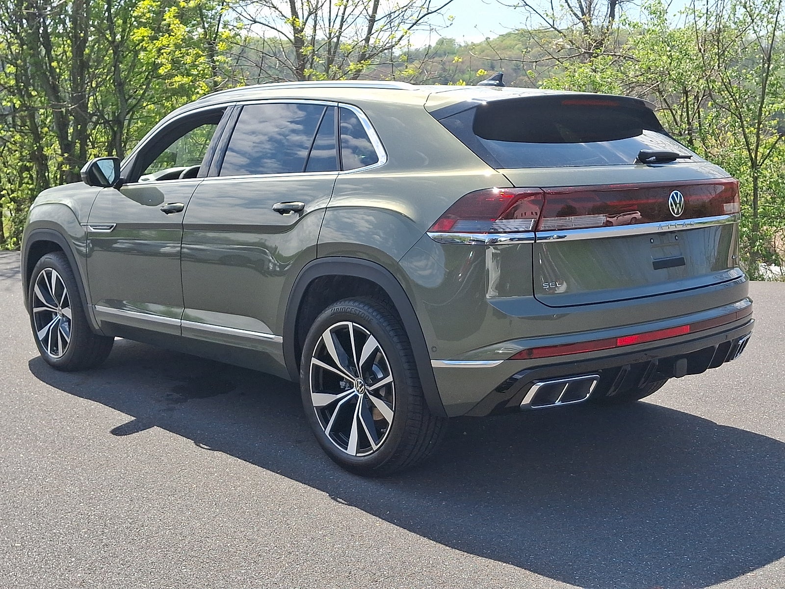 2026 Volkswagen Atlas Cross Sport SEL Premium R-Line