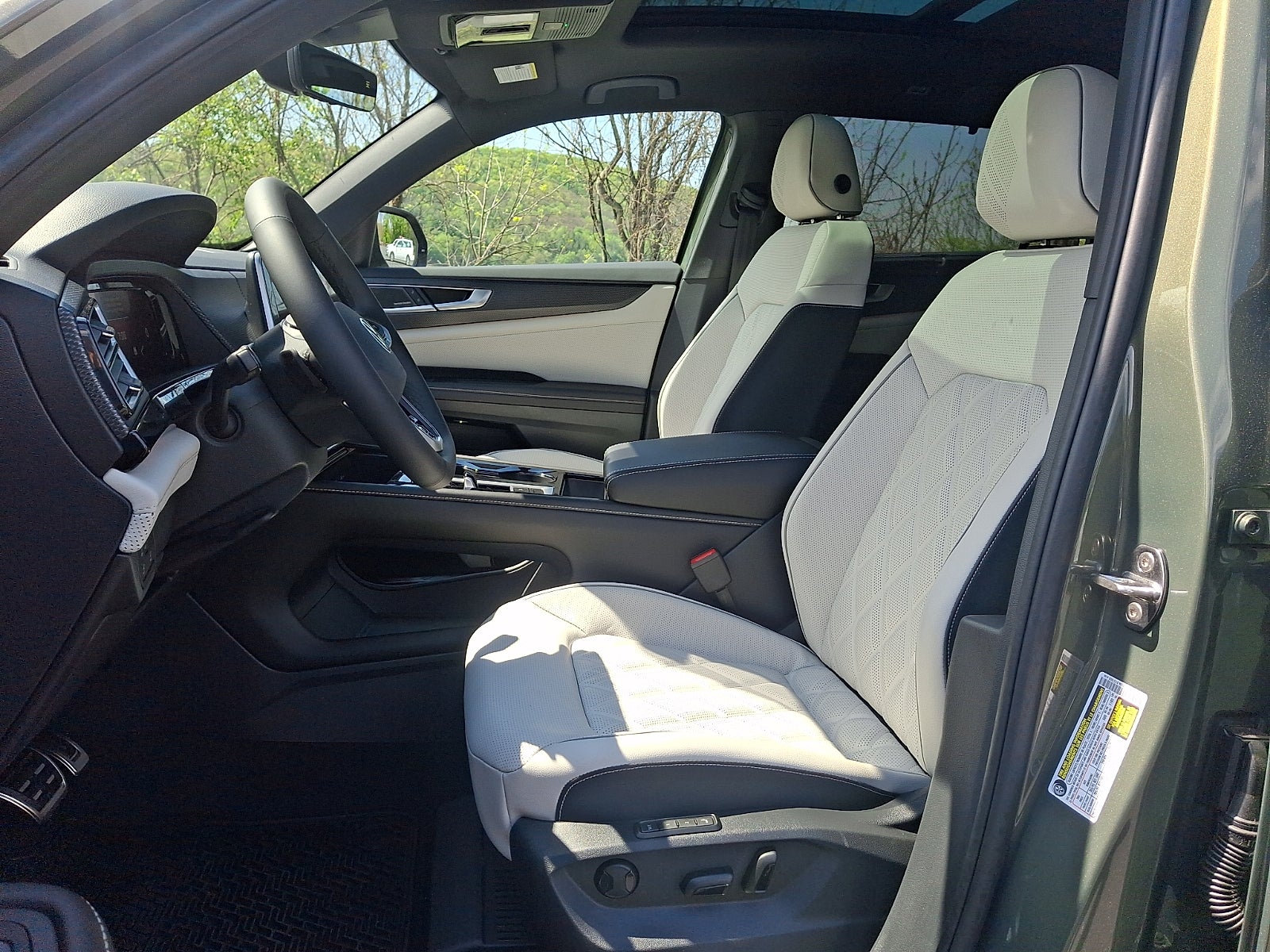 2026 Volkswagen Atlas Cross Sport SEL Premium R-Line