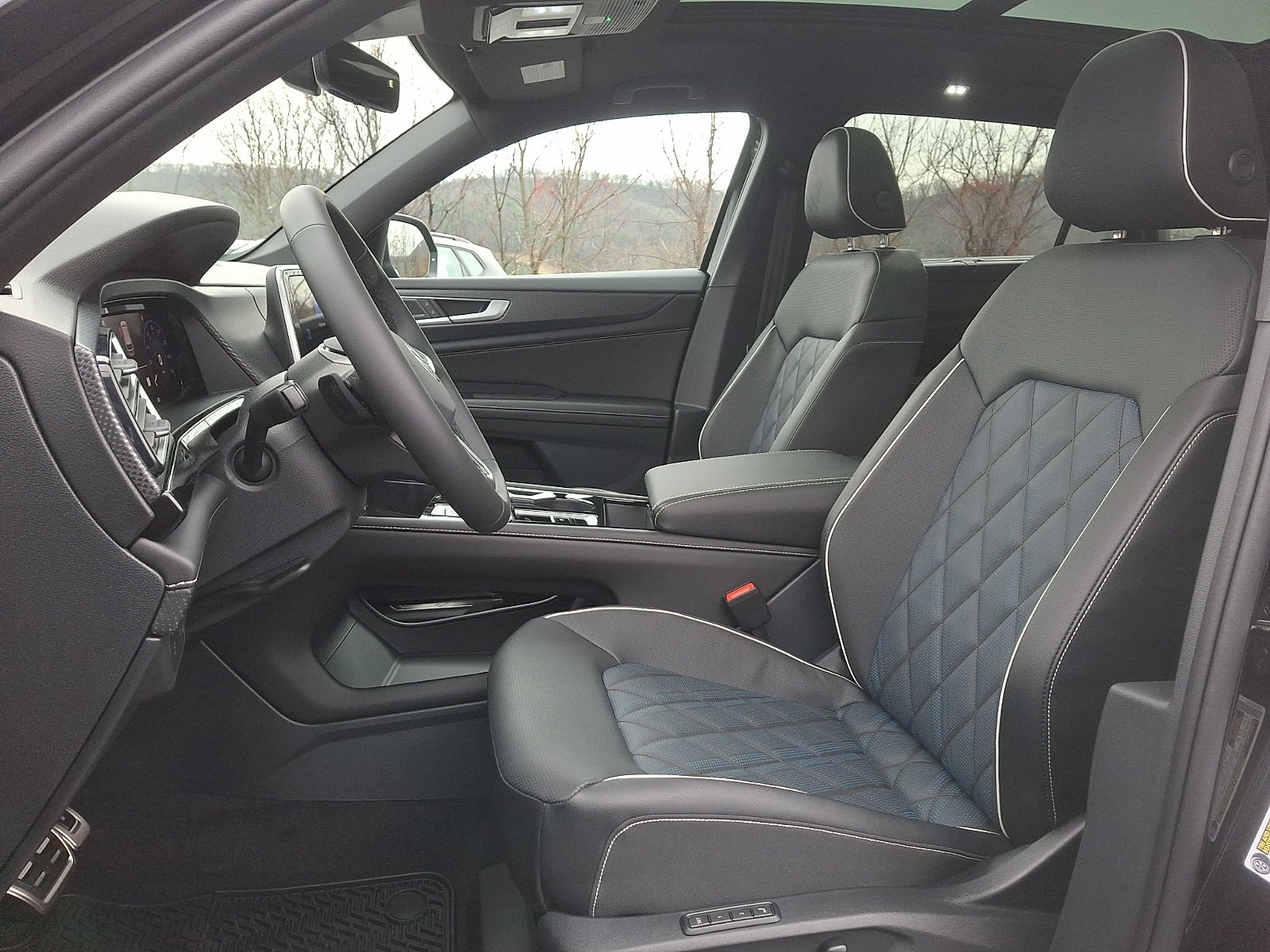 2026 Volkswagen Atlas Cross Sport 2.0T SEL Premium R-Line