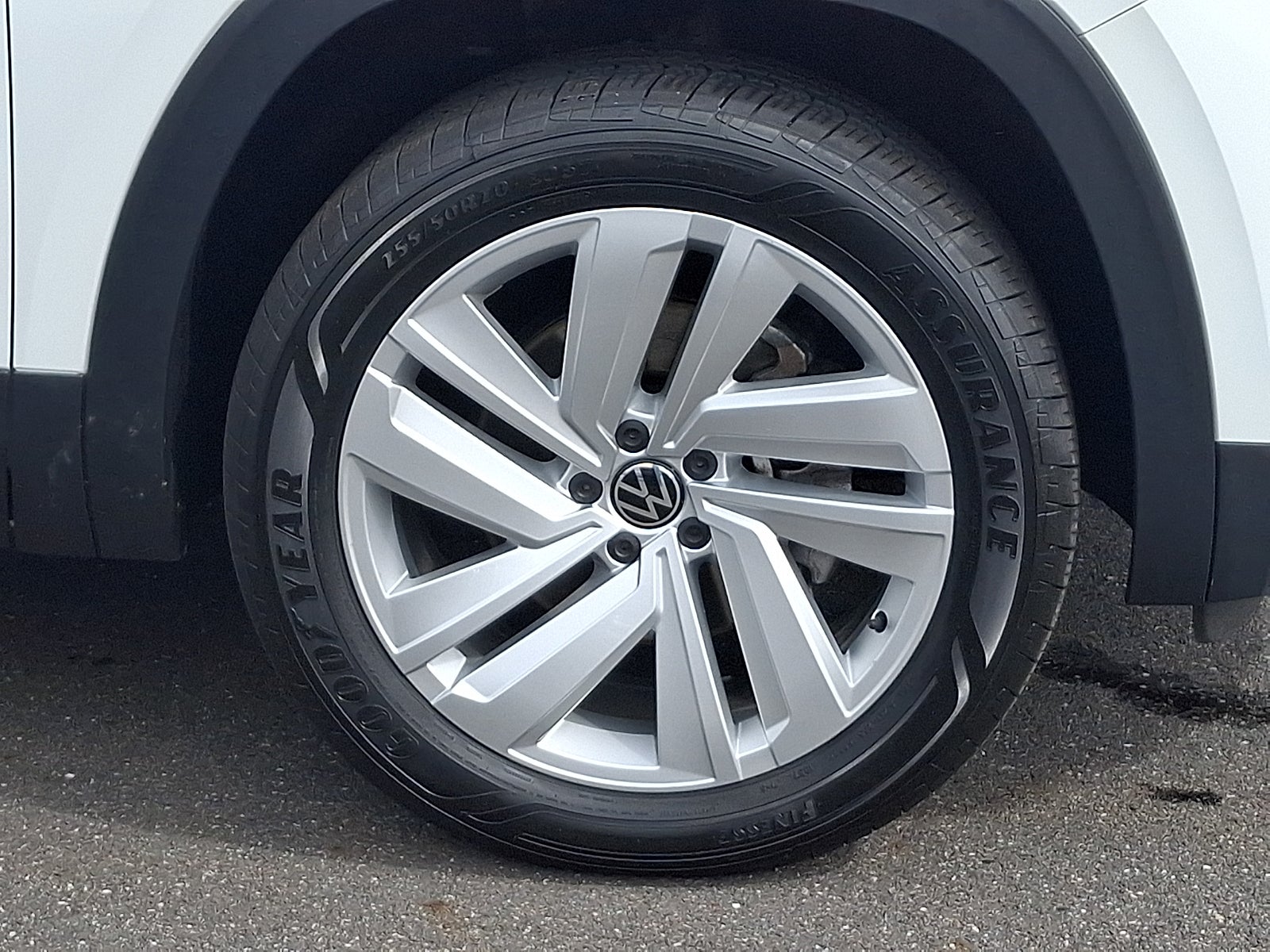2023 Volkswagen Atlas Cross Sport 2.0T SE w/Technology