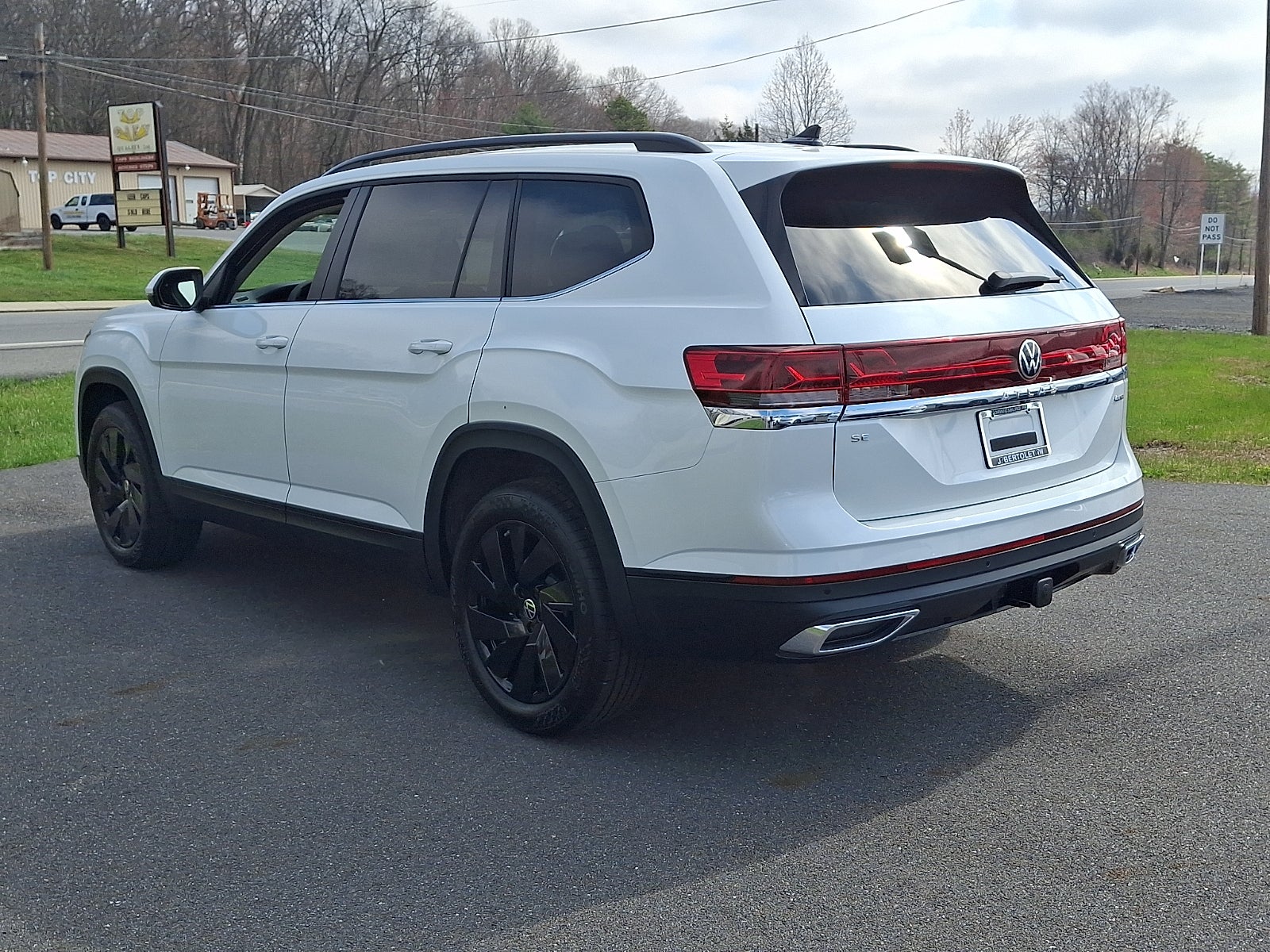 2026 Volkswagen Atlas SE with Technology