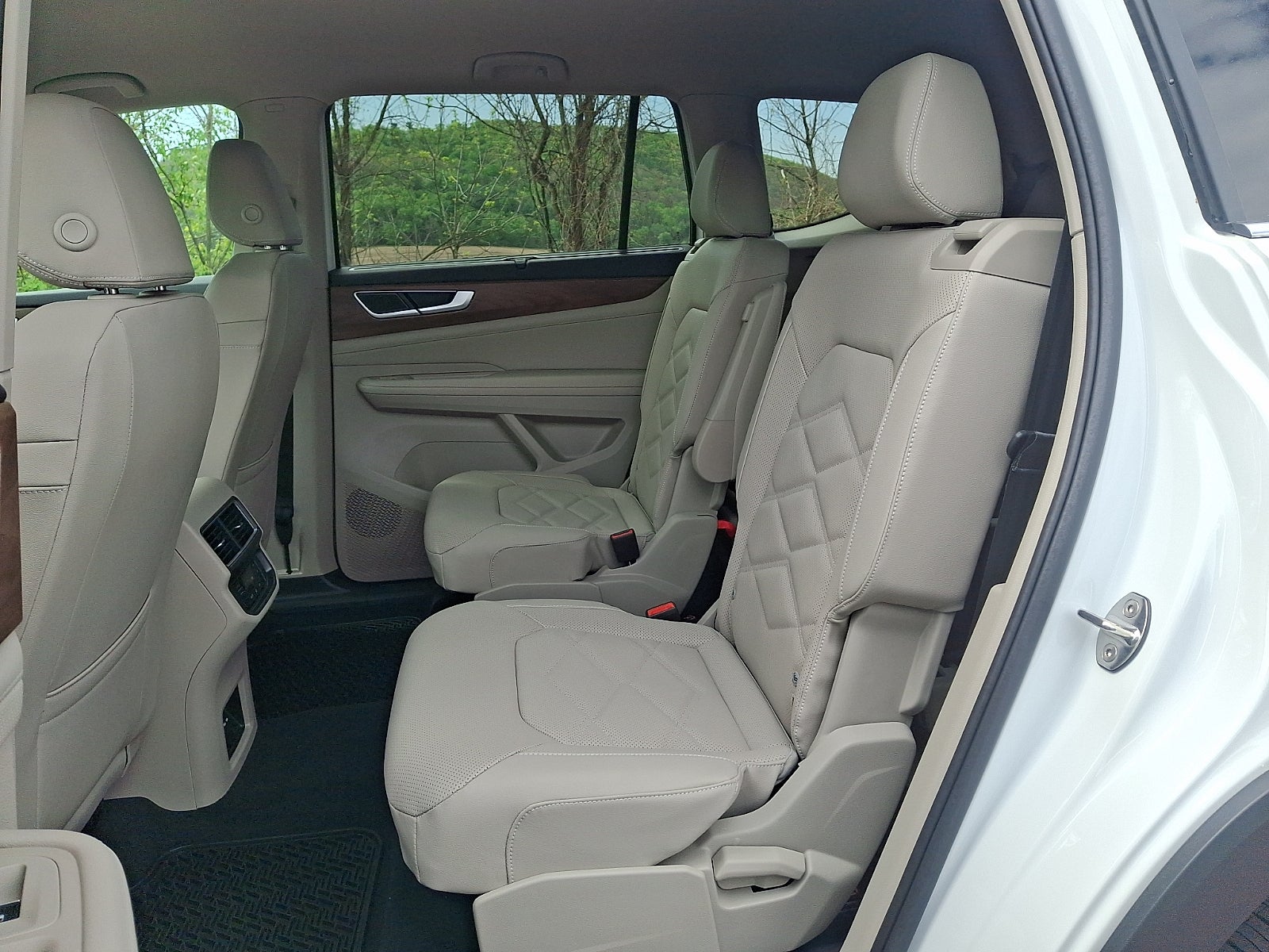 2026 Volkswagen Atlas SE with Technology