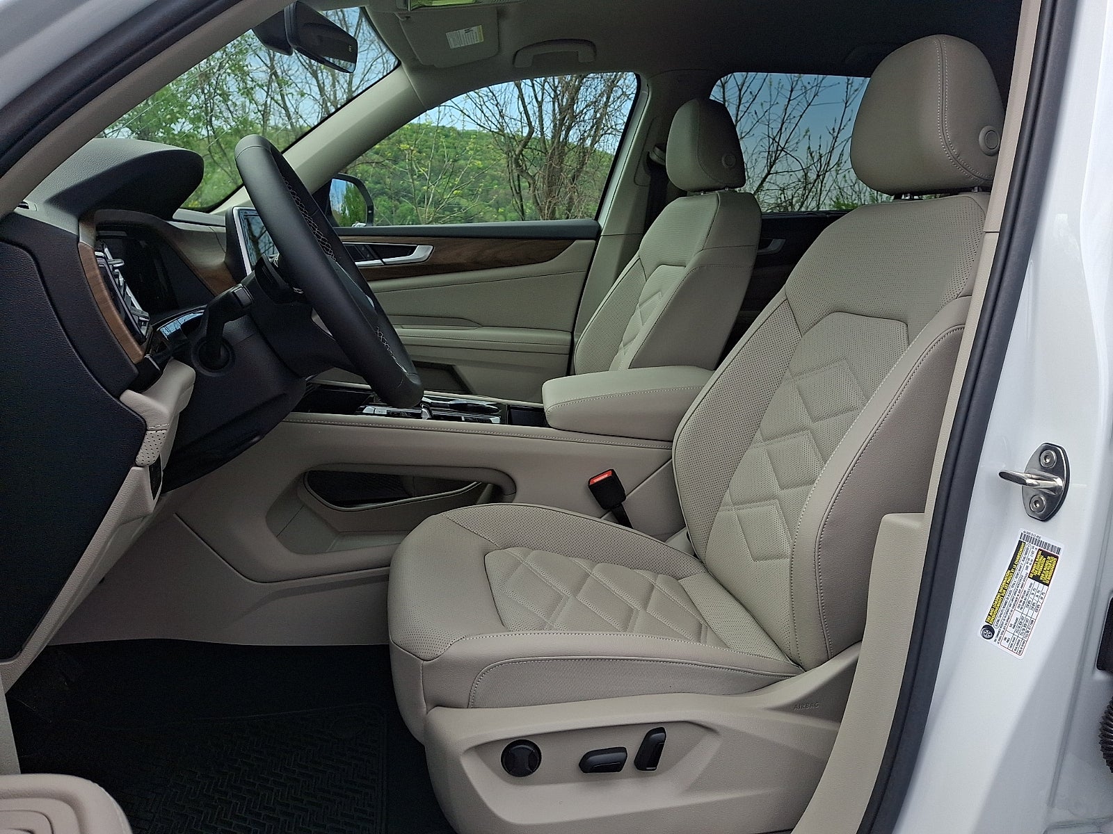 2026 Volkswagen Atlas SE with Technology