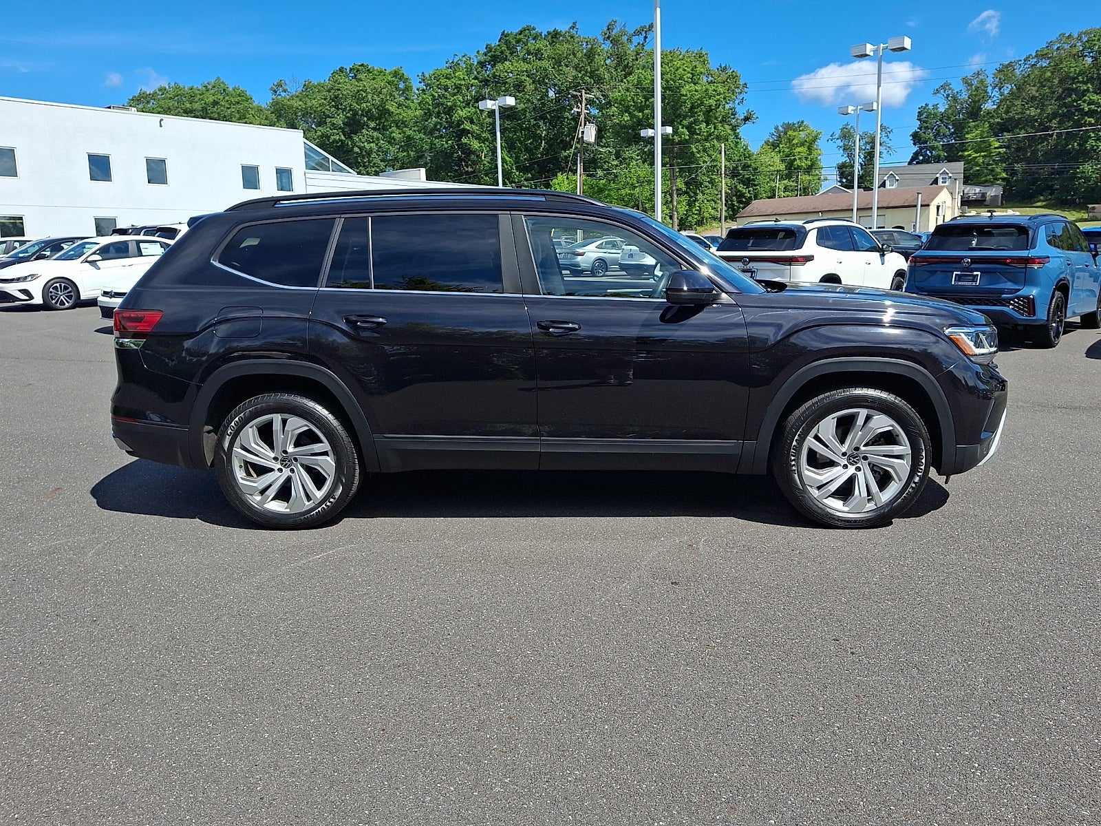 2022 Volkswagen Atlas 3.6L V6 SE w/Technology