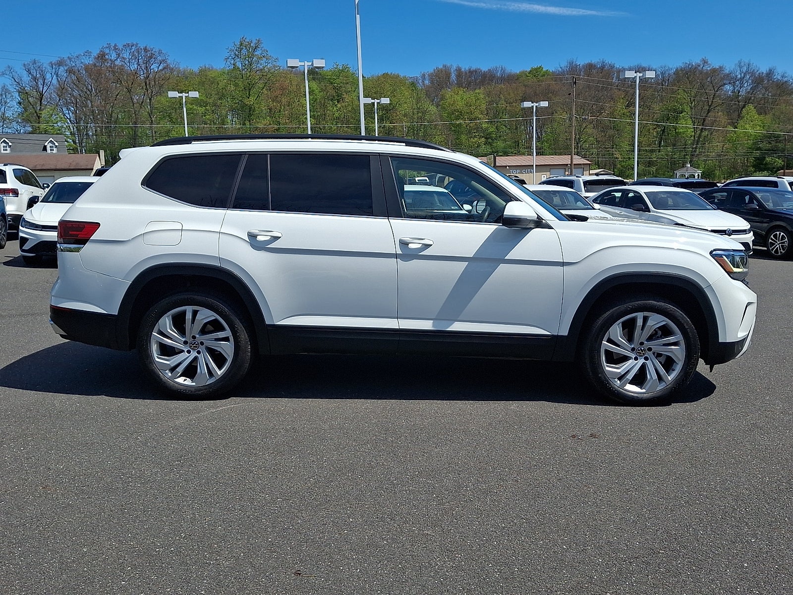 2023 Volkswagen Atlas 3.6L V6 SE w/Technology