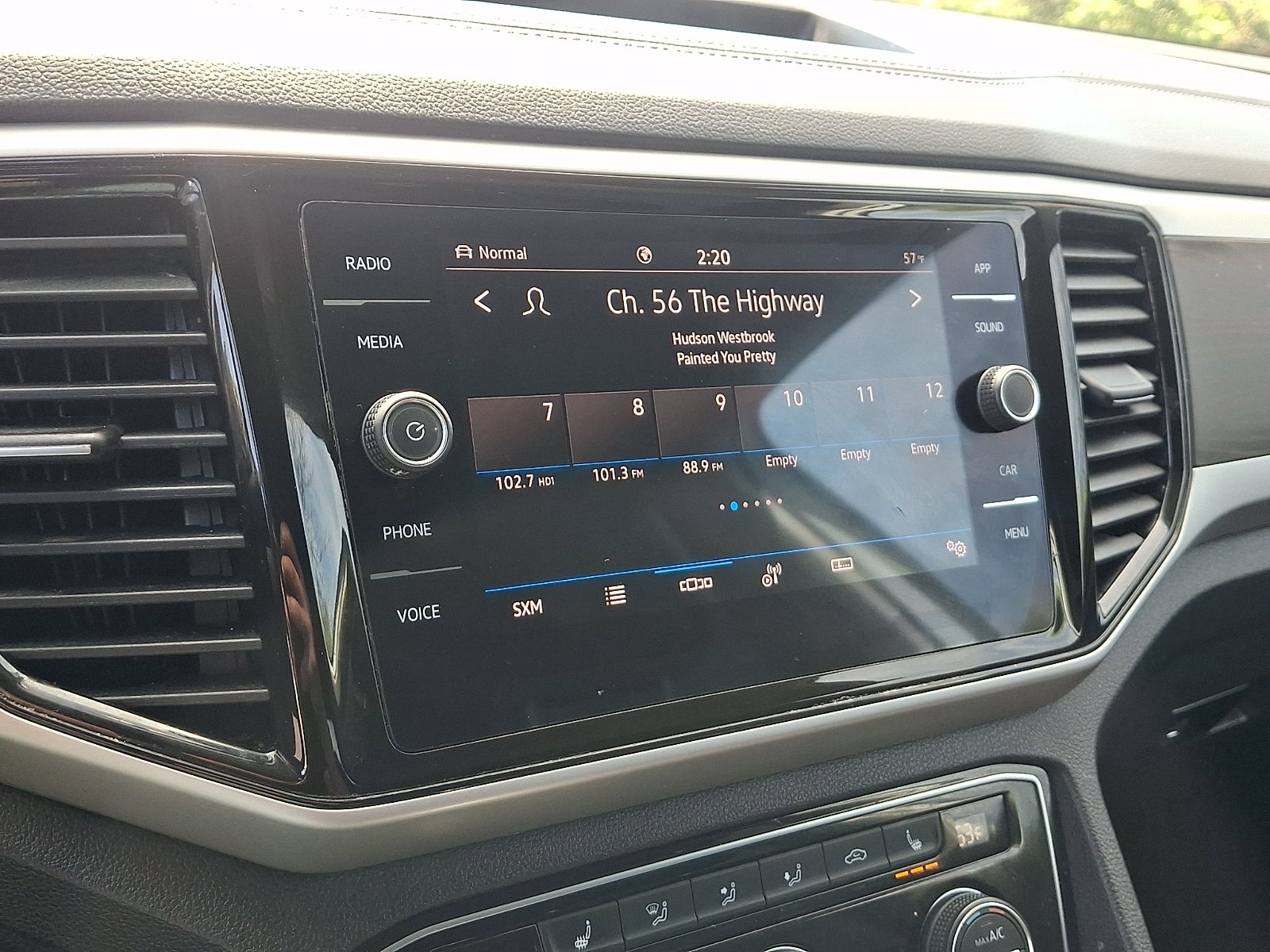 2023 Volkswagen Atlas 3.6L V6 SE w/Technology
