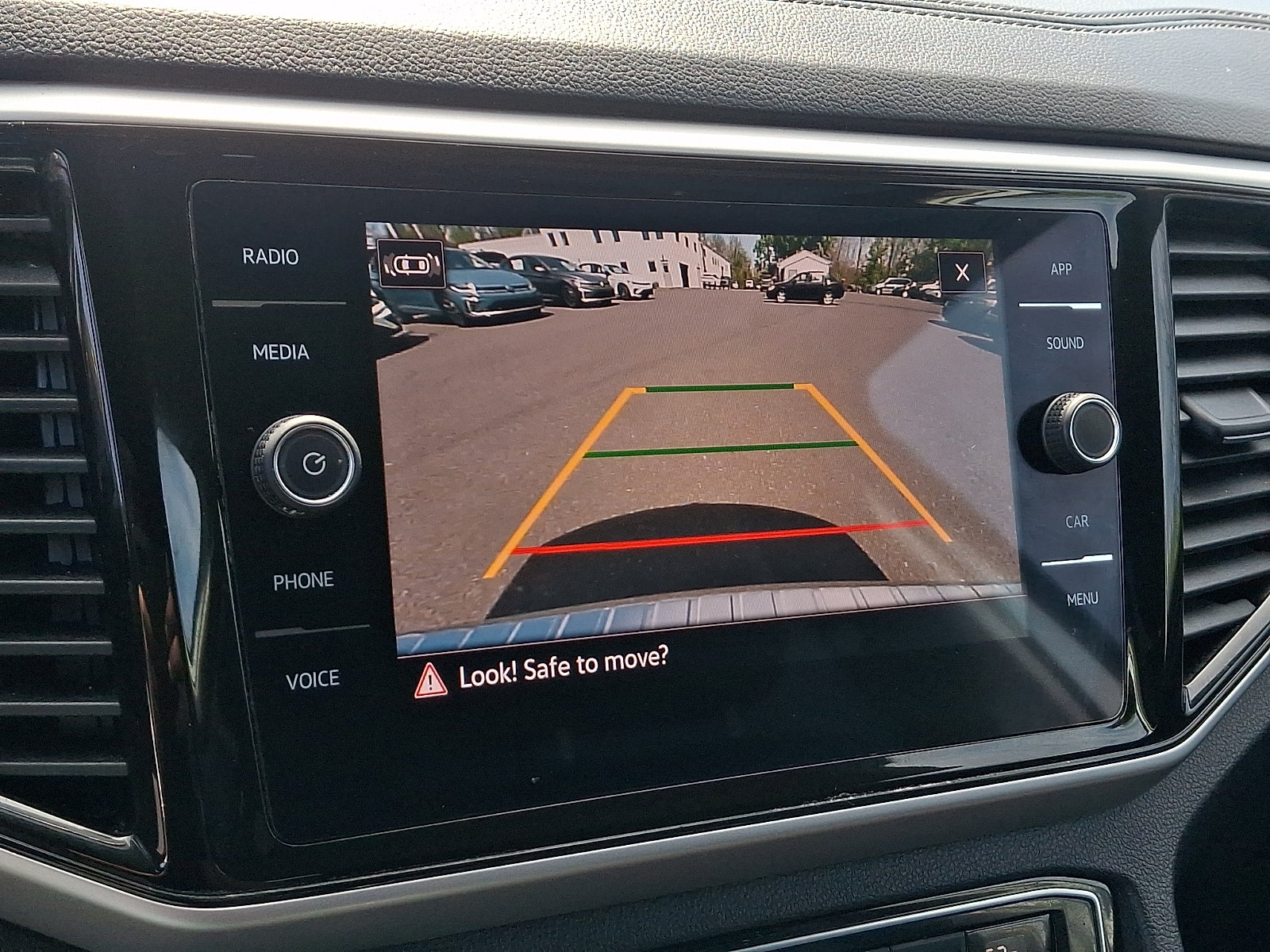 2023 Volkswagen Atlas 3.6L V6 SE w/Technology