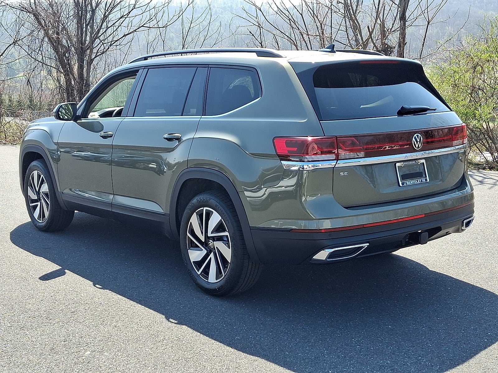 2026 Volkswagen Atlas SE with Technology