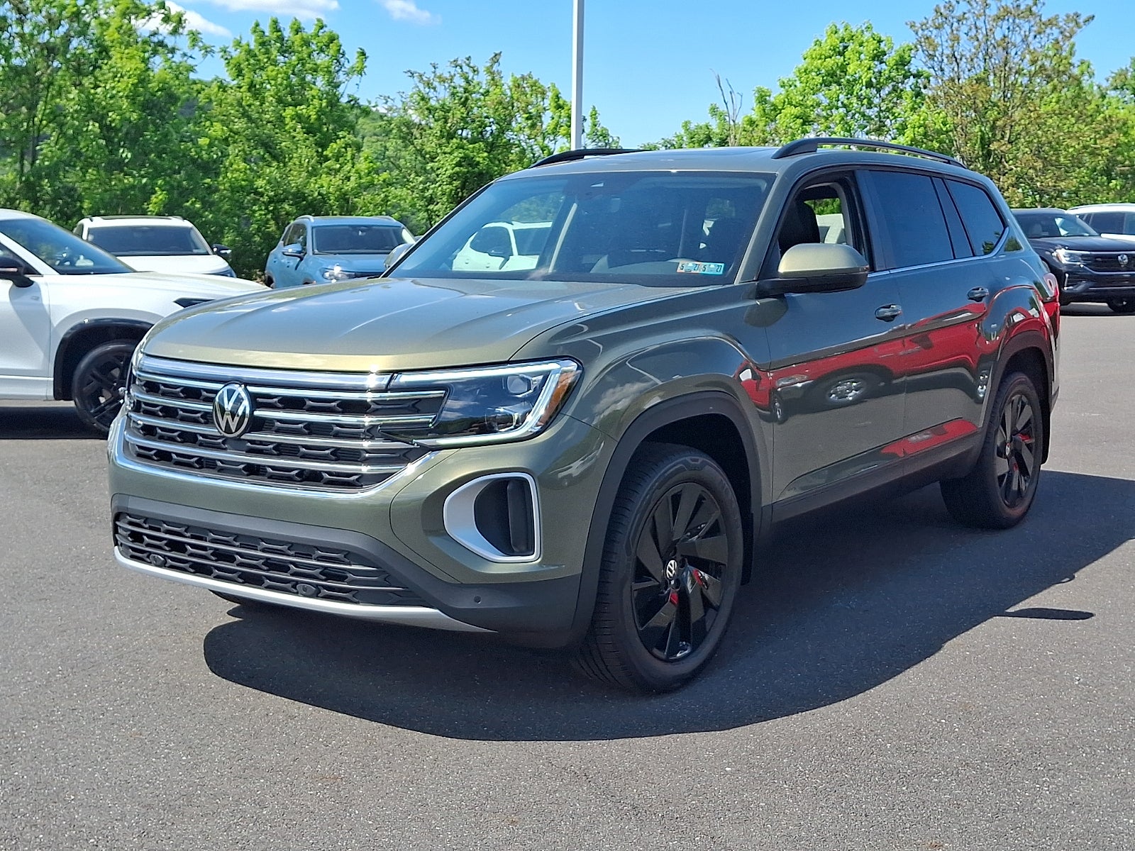 2026 Volkswagen Atlas SE with Technology
