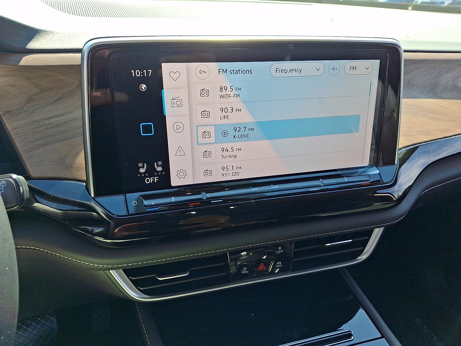 2026 Volkswagen Atlas SE with Technology