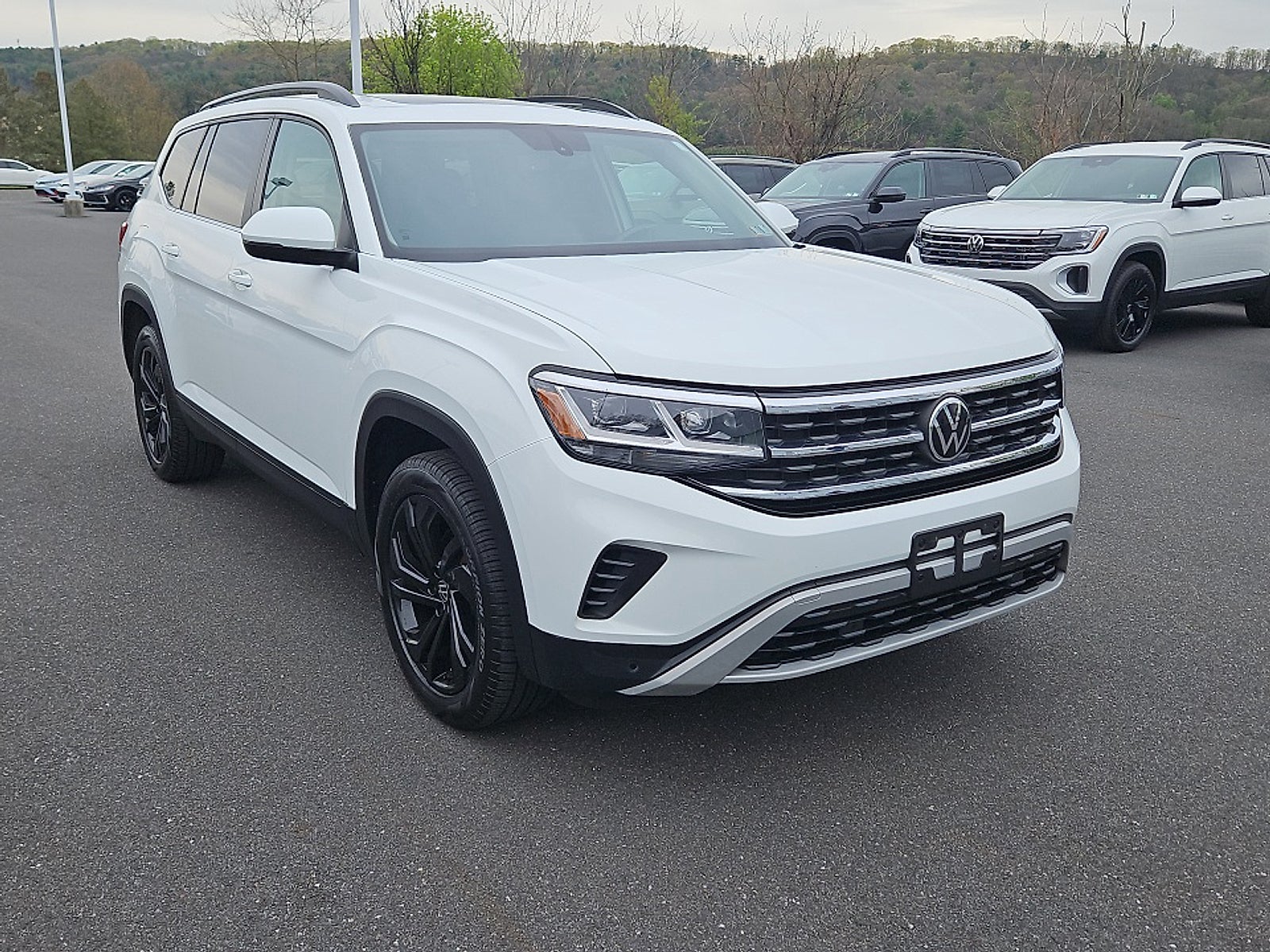2023 Volkswagen Atlas 2.0T SE w/Technology