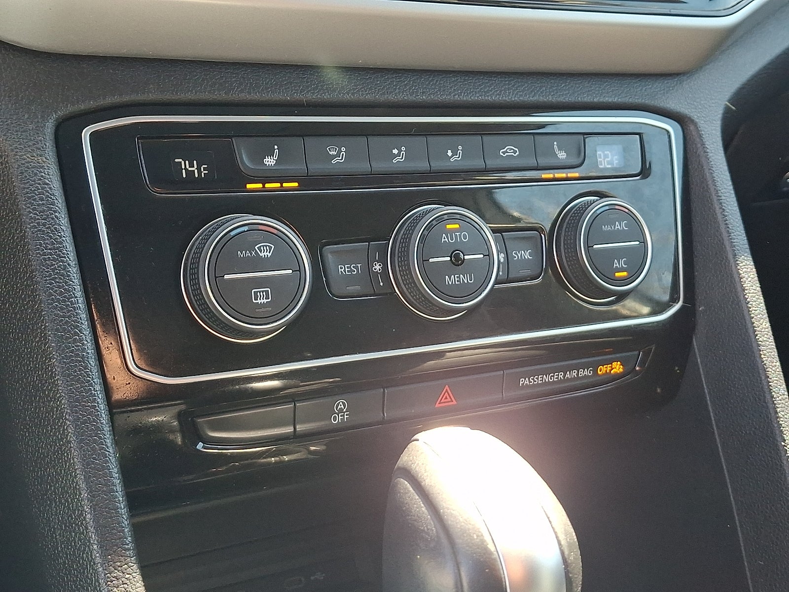 2023 Volkswagen Atlas 2.0T SE w/Technology