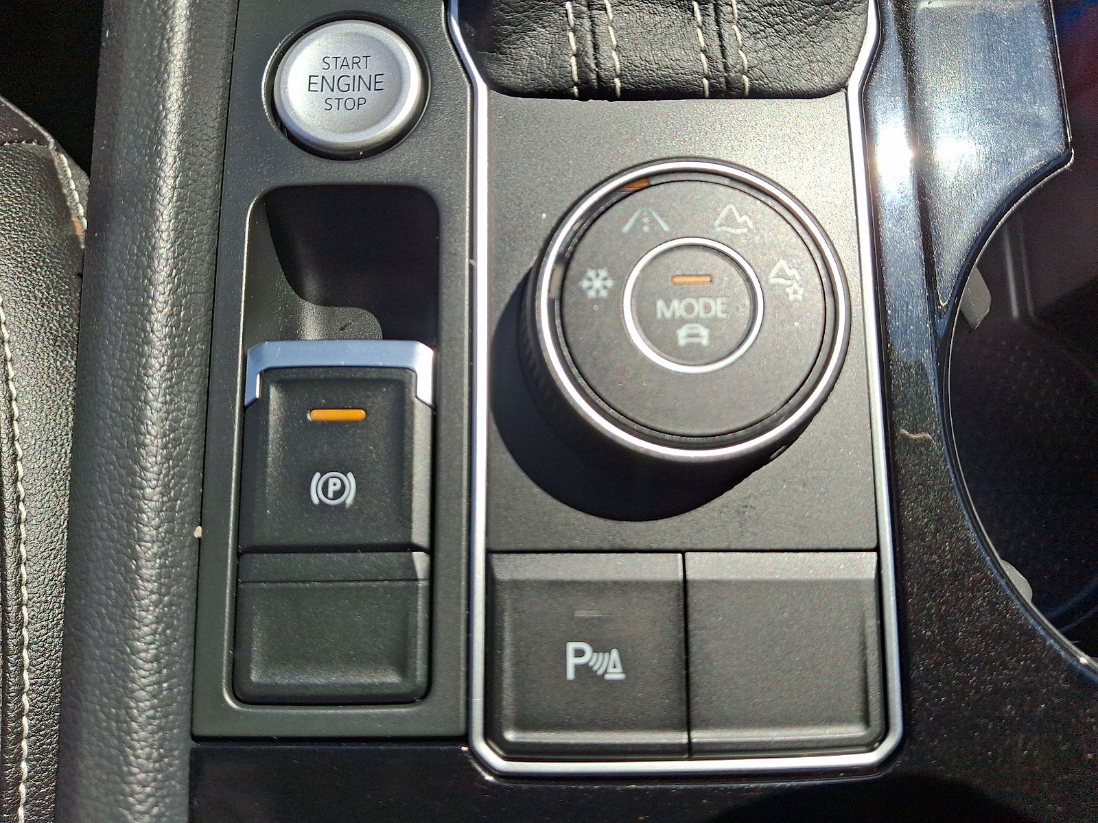2023 Volkswagen Atlas 2.0T SE w/Technology