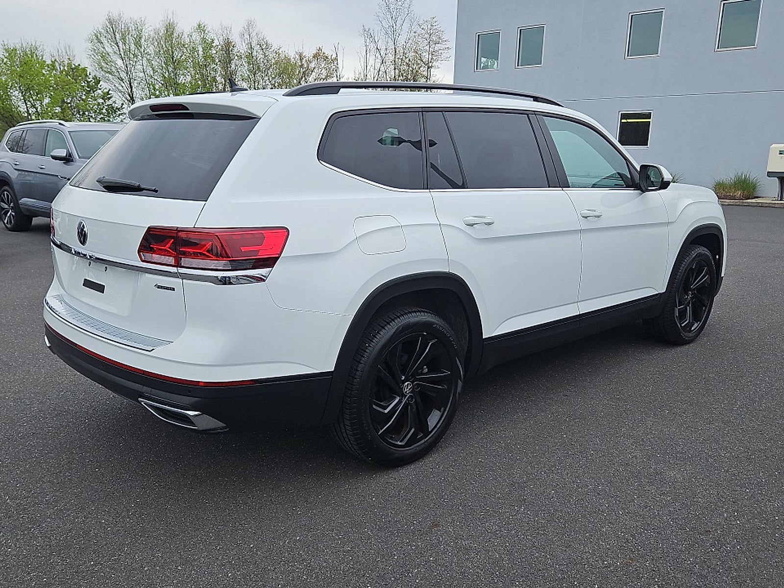 2023 Volkswagen Atlas 2.0T SE w/Technology