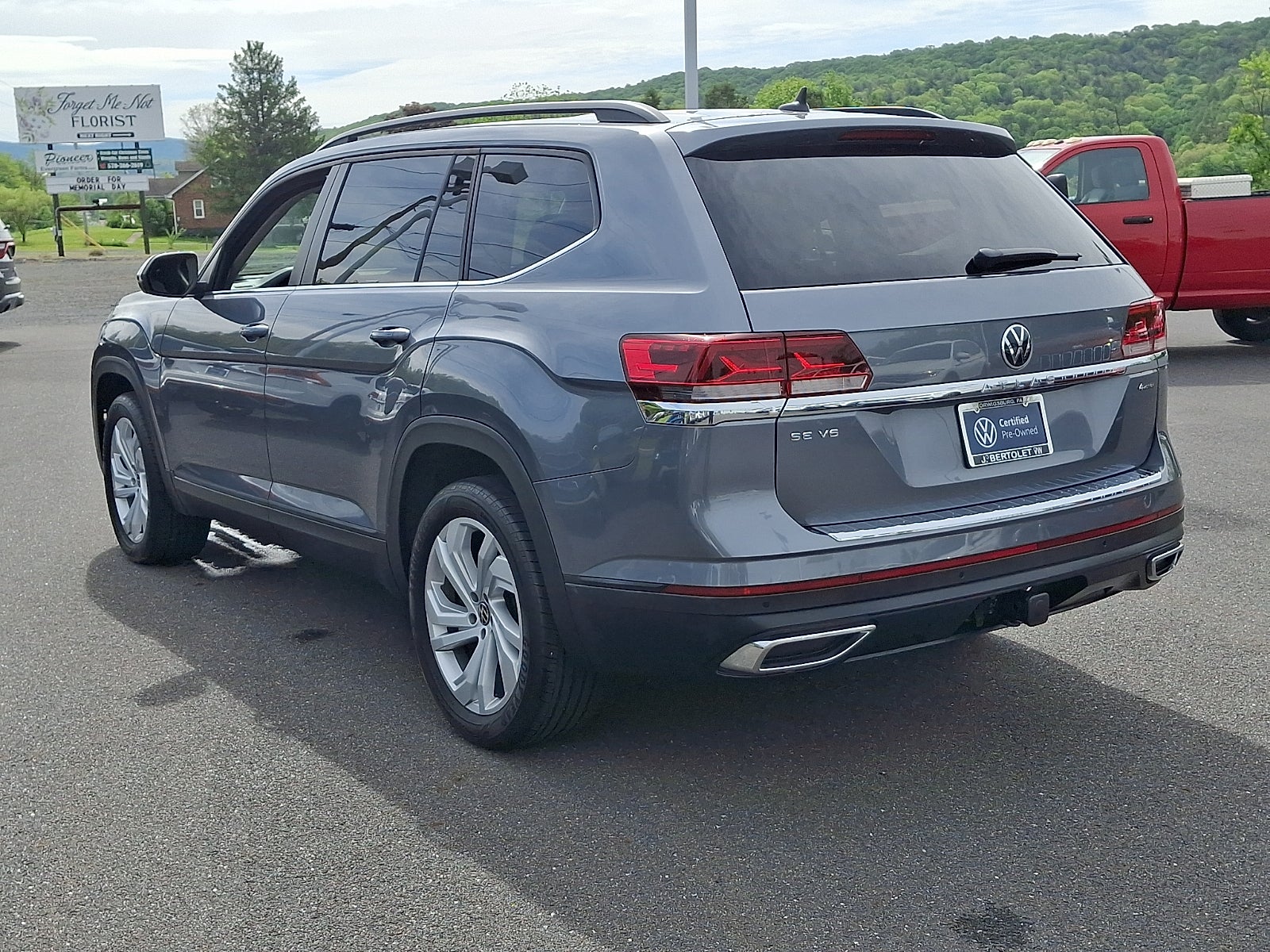 2023 Volkswagen Atlas 3.6L V6 SE w/Technology