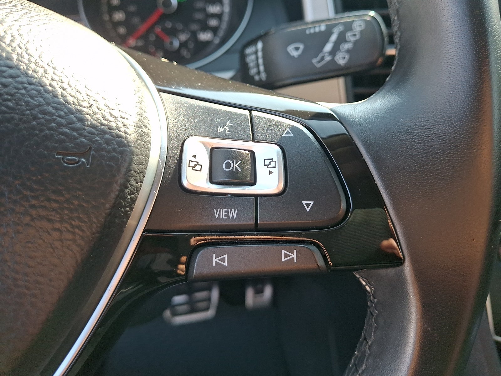 2019 Volkswagen Atlas 3.6L V6 SE w/Technology R-Line
