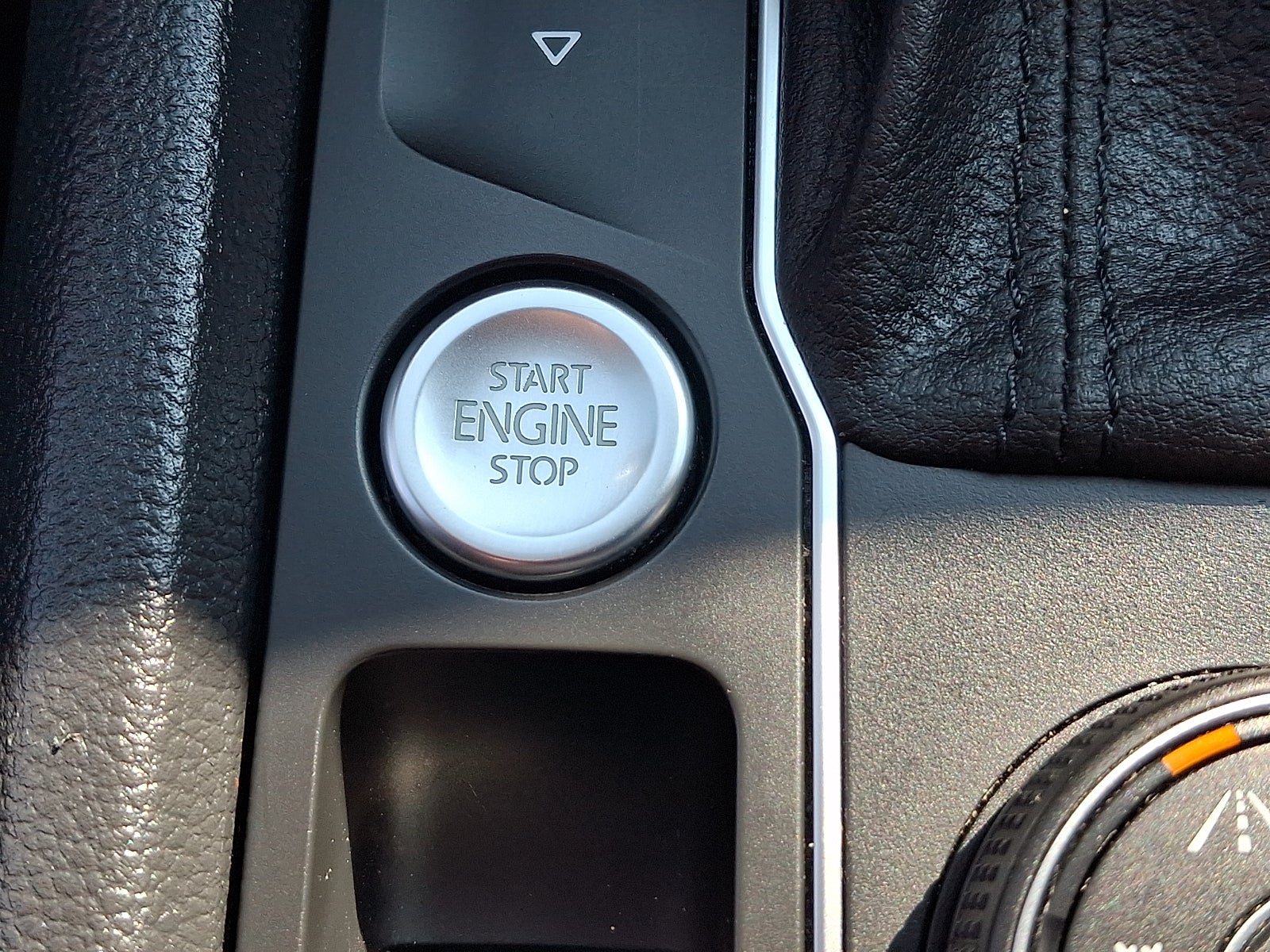 2019 Volkswagen Atlas 3.6L V6 SE w/Technology R-Line