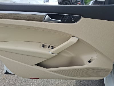 2017 Volkswagen Passat 1.8T SE