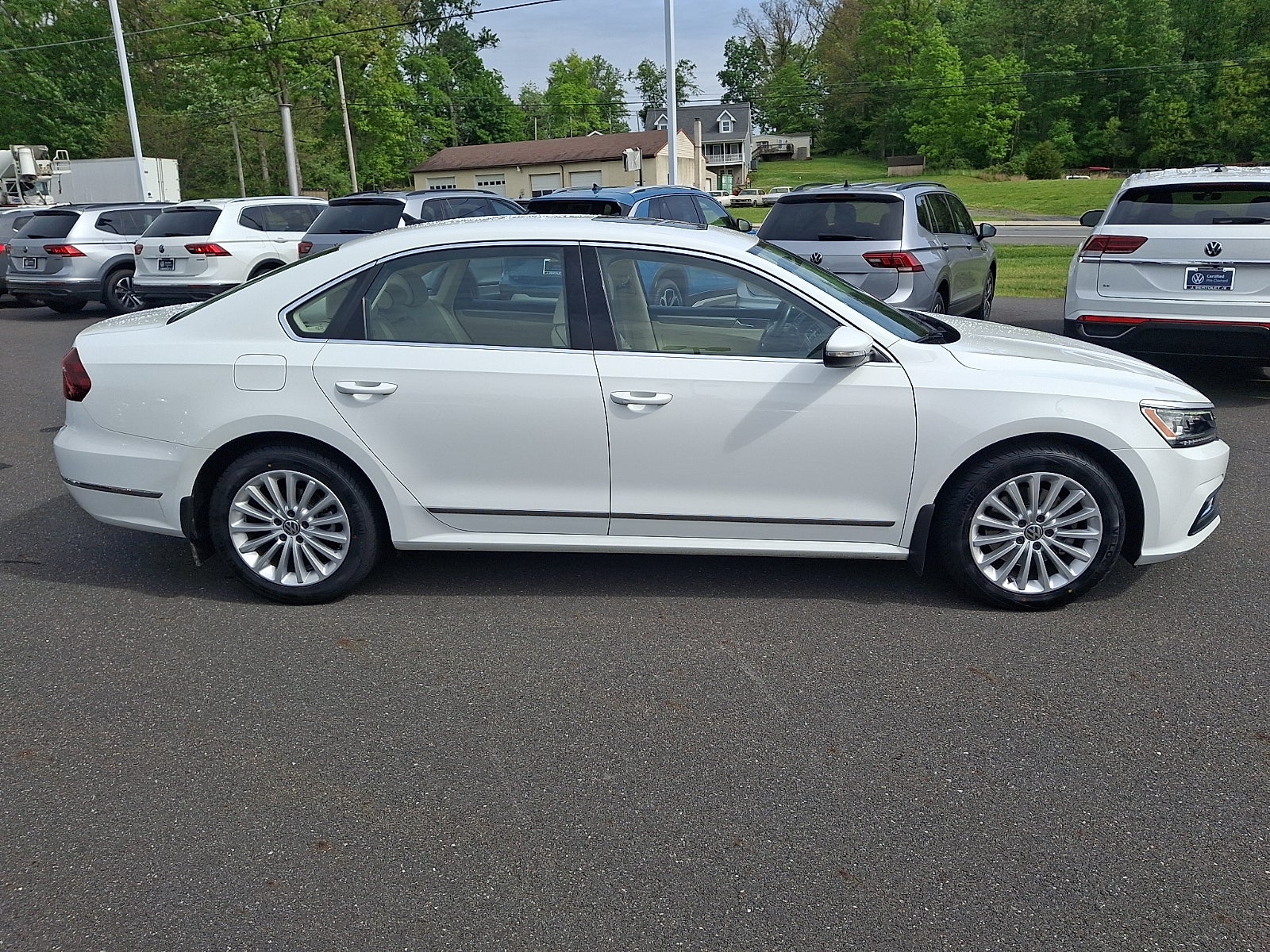 2017 Volkswagen Passat 1.8T SE