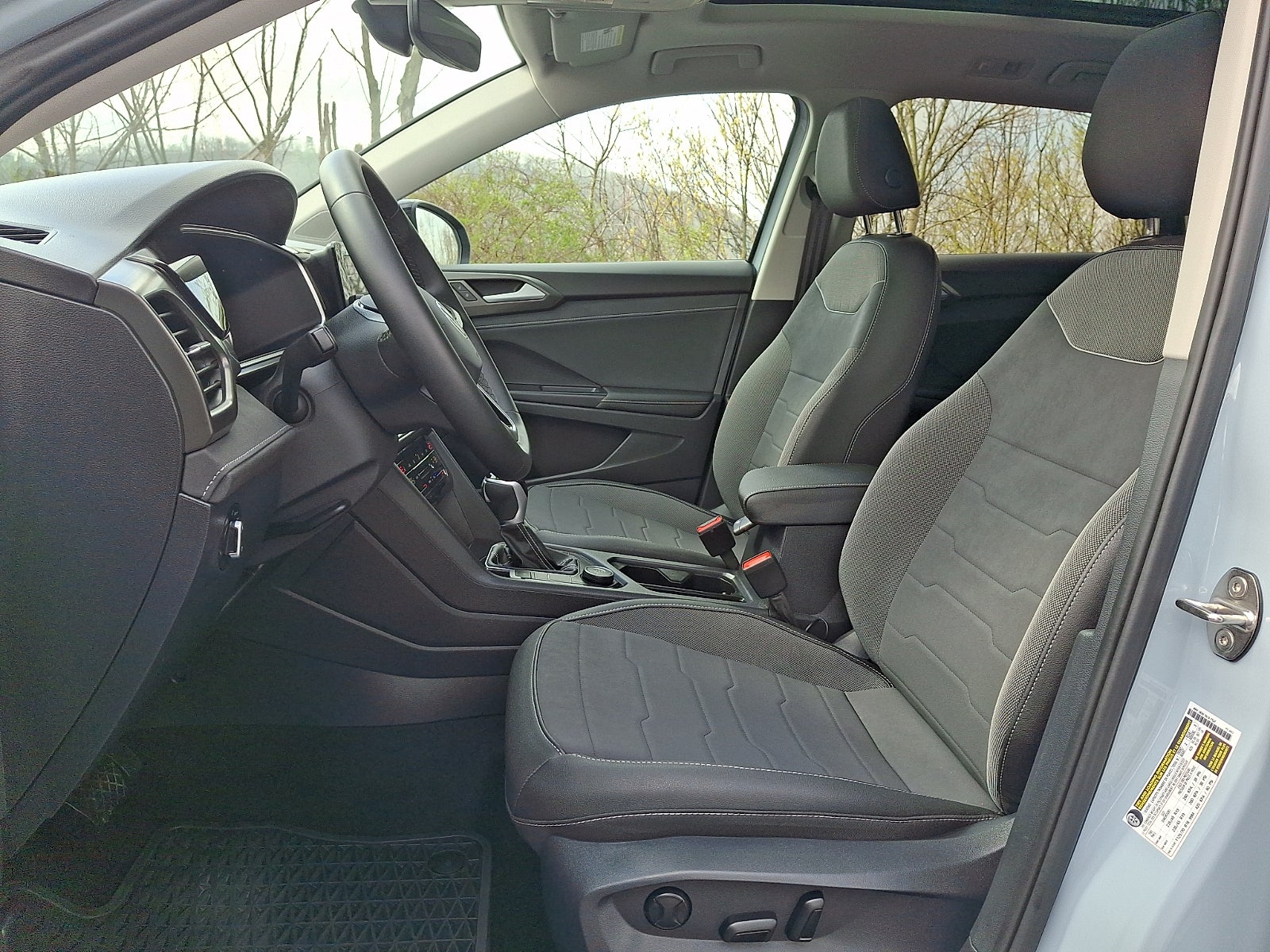 2025 Volkswagen Taos 1.5T SE Black