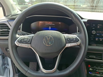 2025 Volkswagen Taos 1.5T SE Black