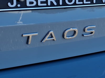 2027 Volkswagen Taos SE Black