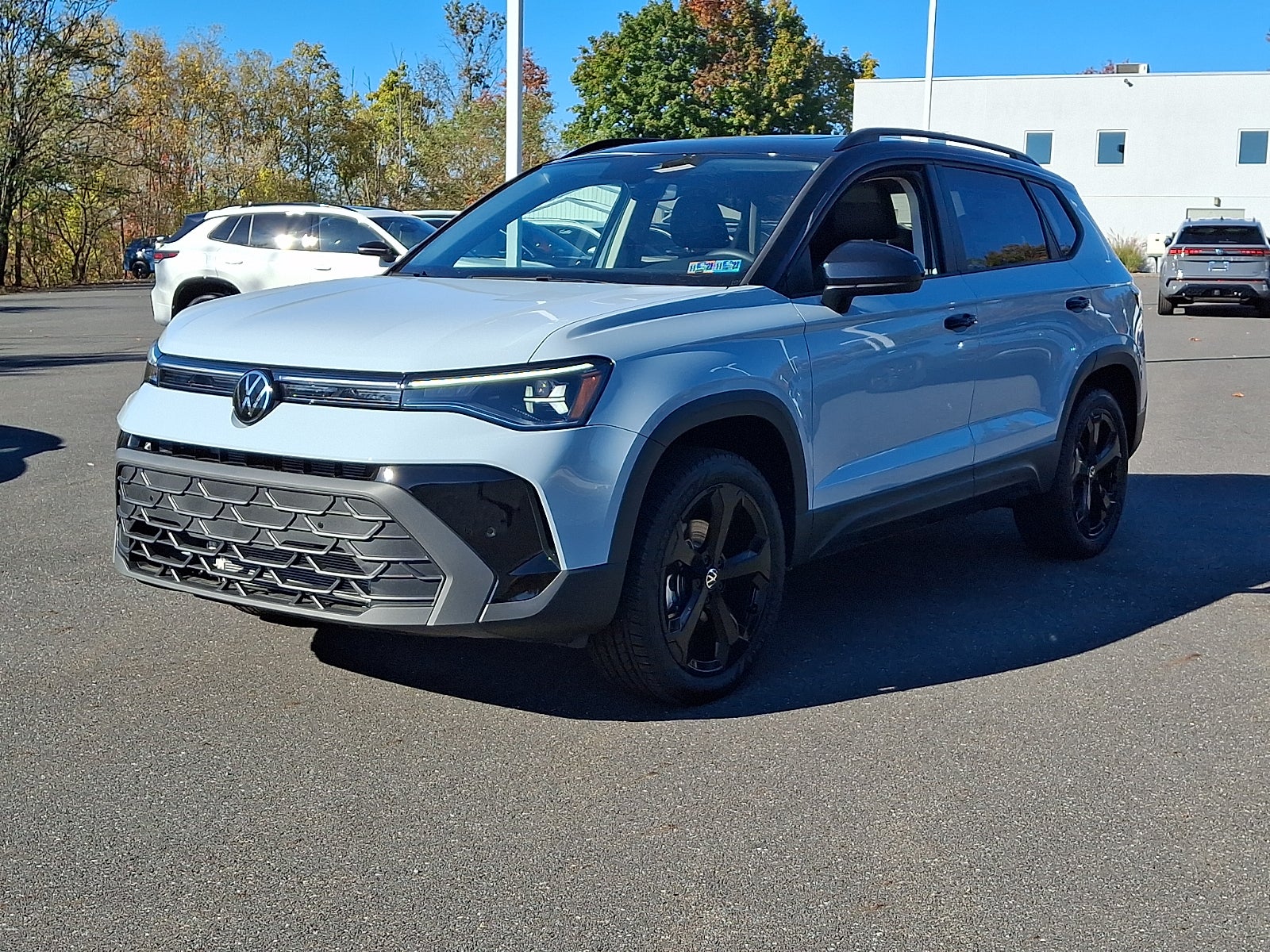 2027 Volkswagen Taos SE Black