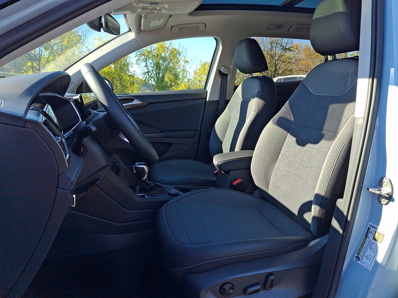 2027 Volkswagen Taos SE Black