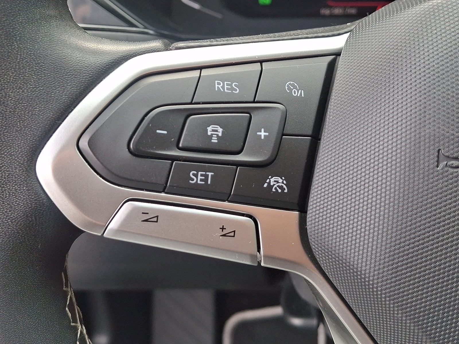 2023 Volkswagen Taos 1.5T SEL