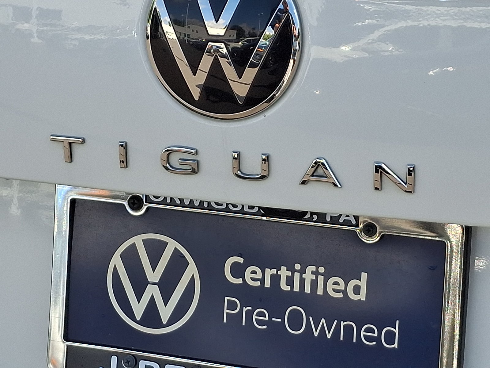 2024 Volkswagen Tiguan 2.0T SE R-Line Black