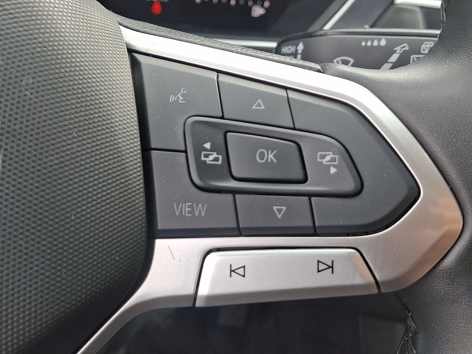 2024 Volkswagen Tiguan 2.0T Wolfsburg Edition