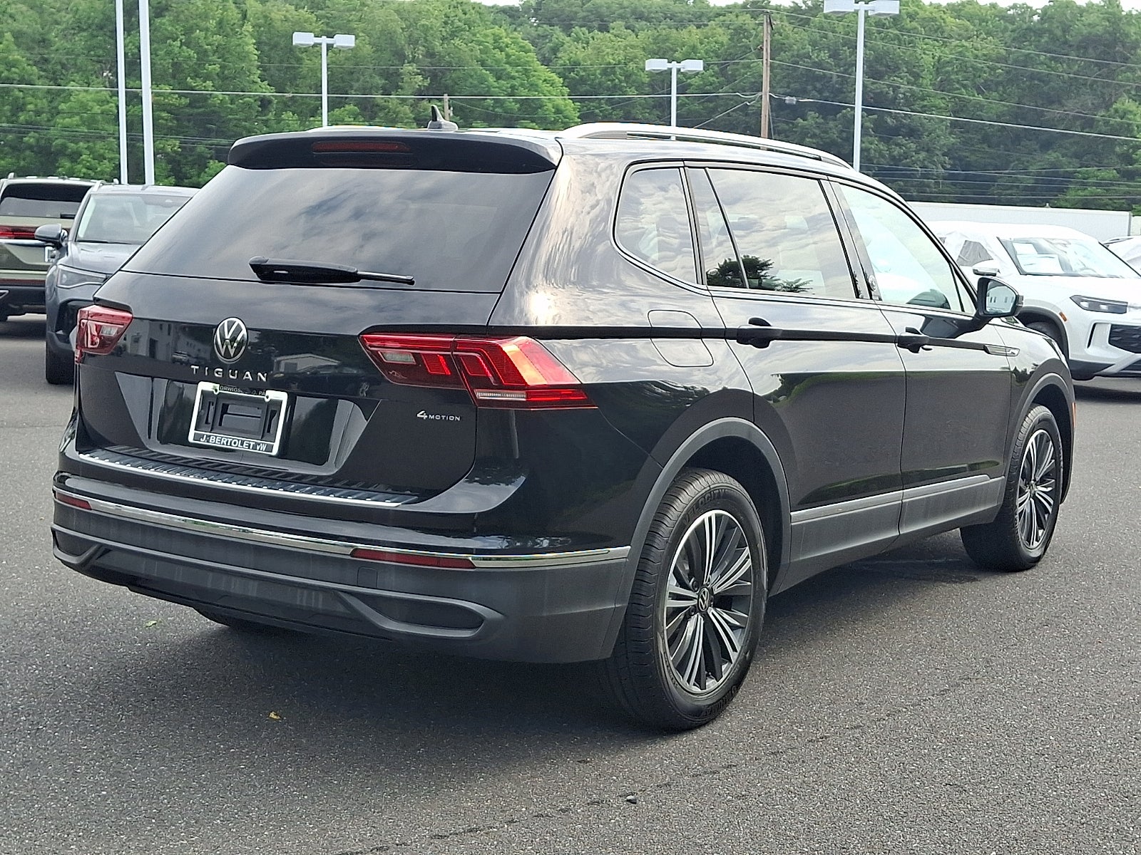 2024 Volkswagen Tiguan 2.0T Wolfsburg Edition