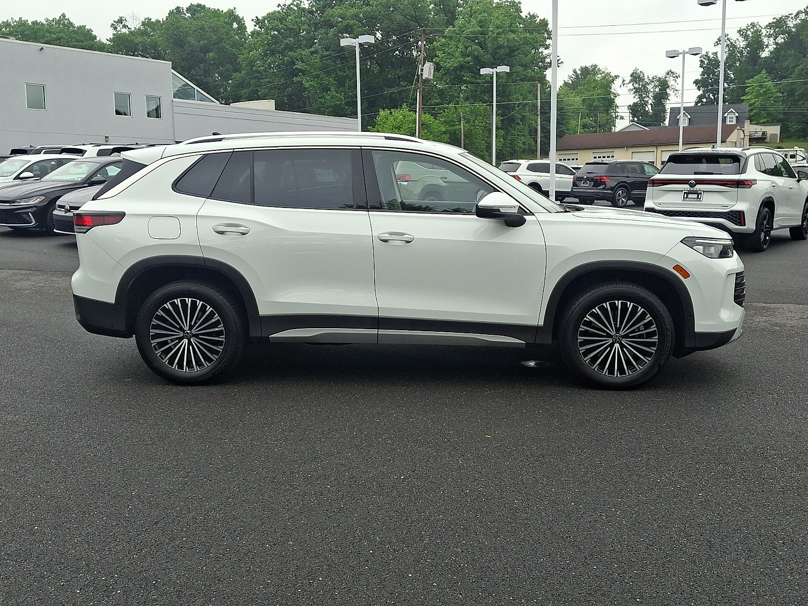 2025 Volkswagen Tiguan 2.0T S