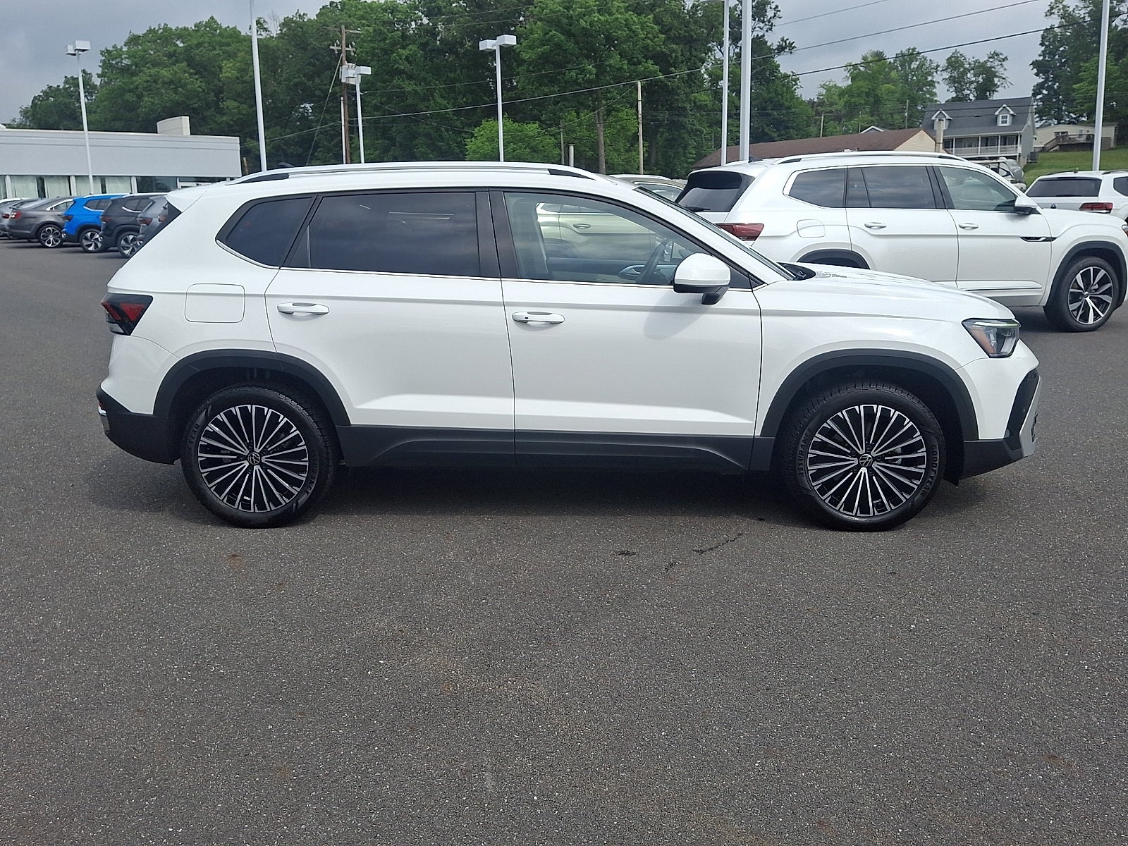 2025 Volkswagen Taos 1.5T SE