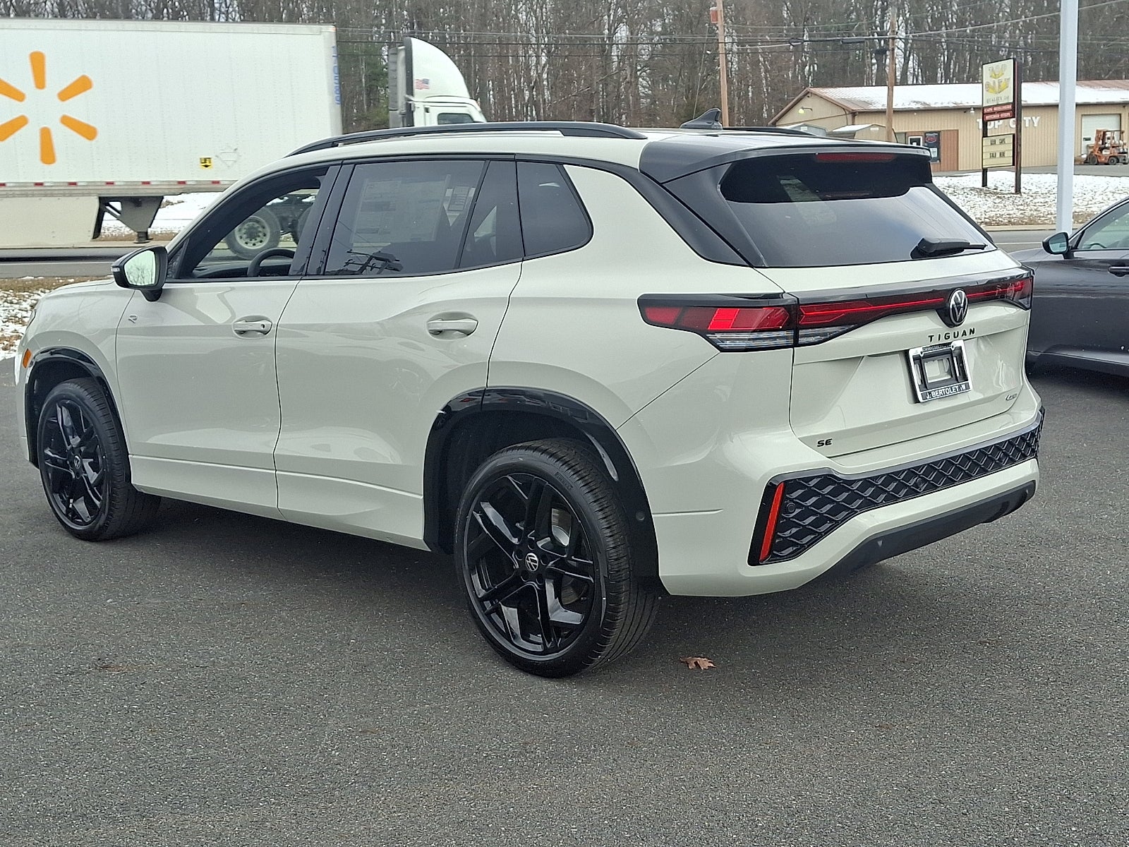 2026 Volkswagen Tiguan SE R-Line Black