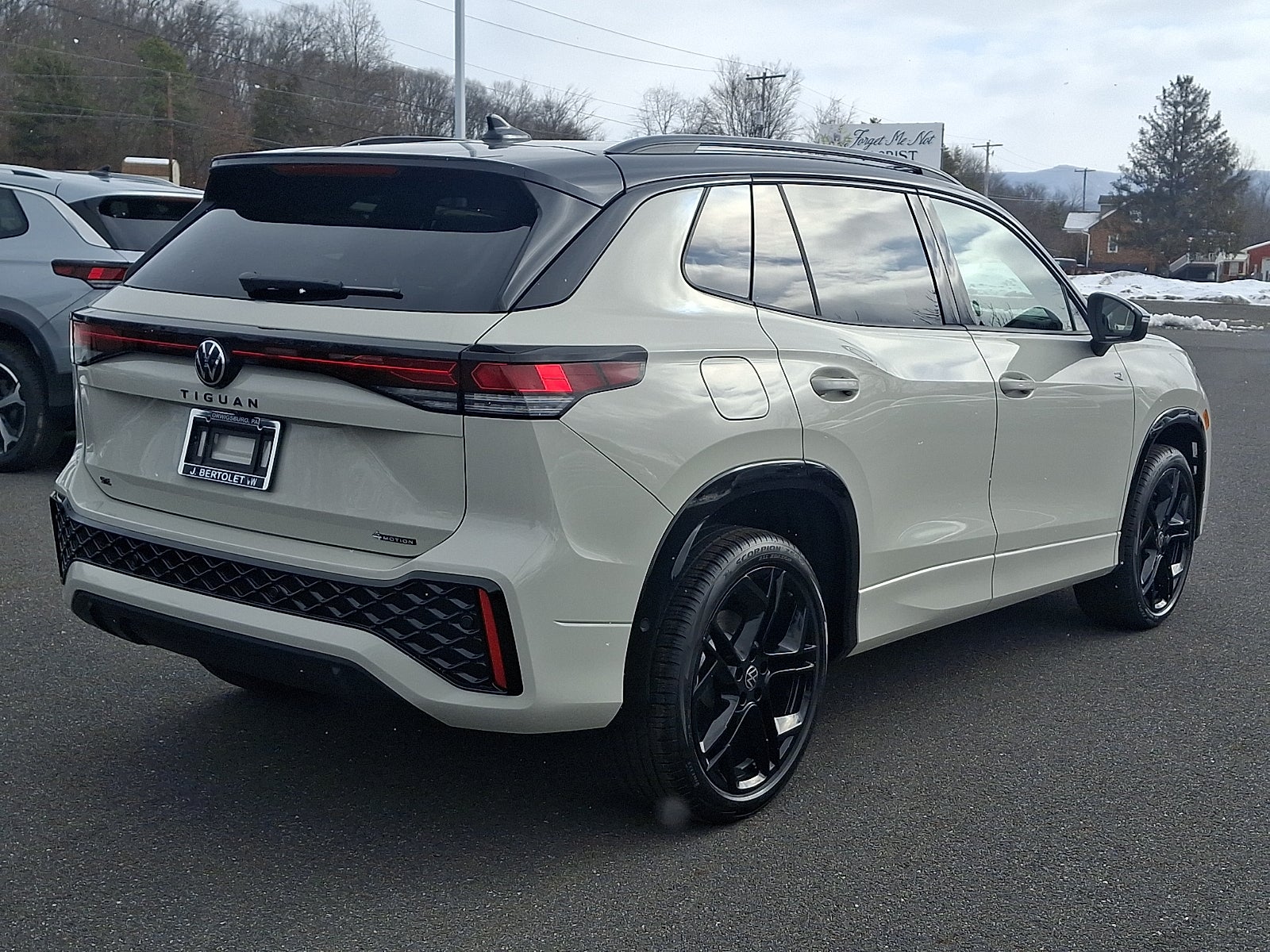 2026 Volkswagen Tiguan SE R-Line Black