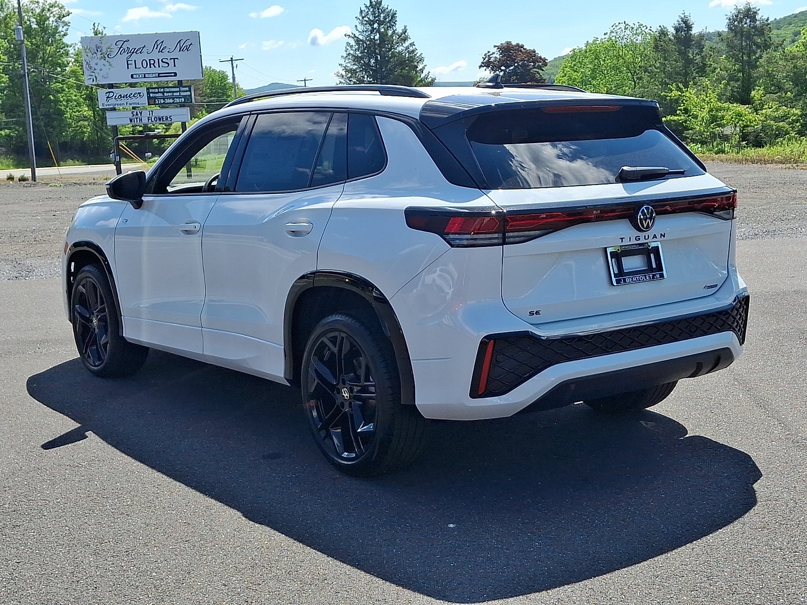2026 Volkswagen Tiguan SE R-Line Black