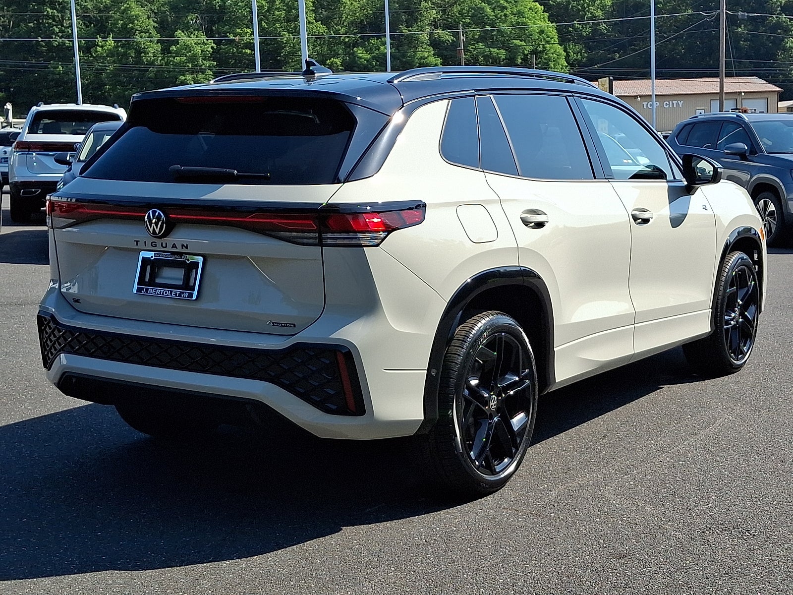 2026 Volkswagen Tiguan SE R-Line Black