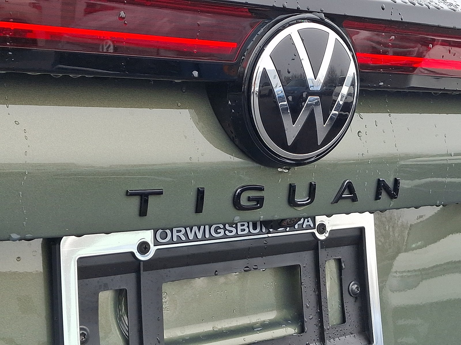 2026 Volkswagen Tiguan SE R-Line Black