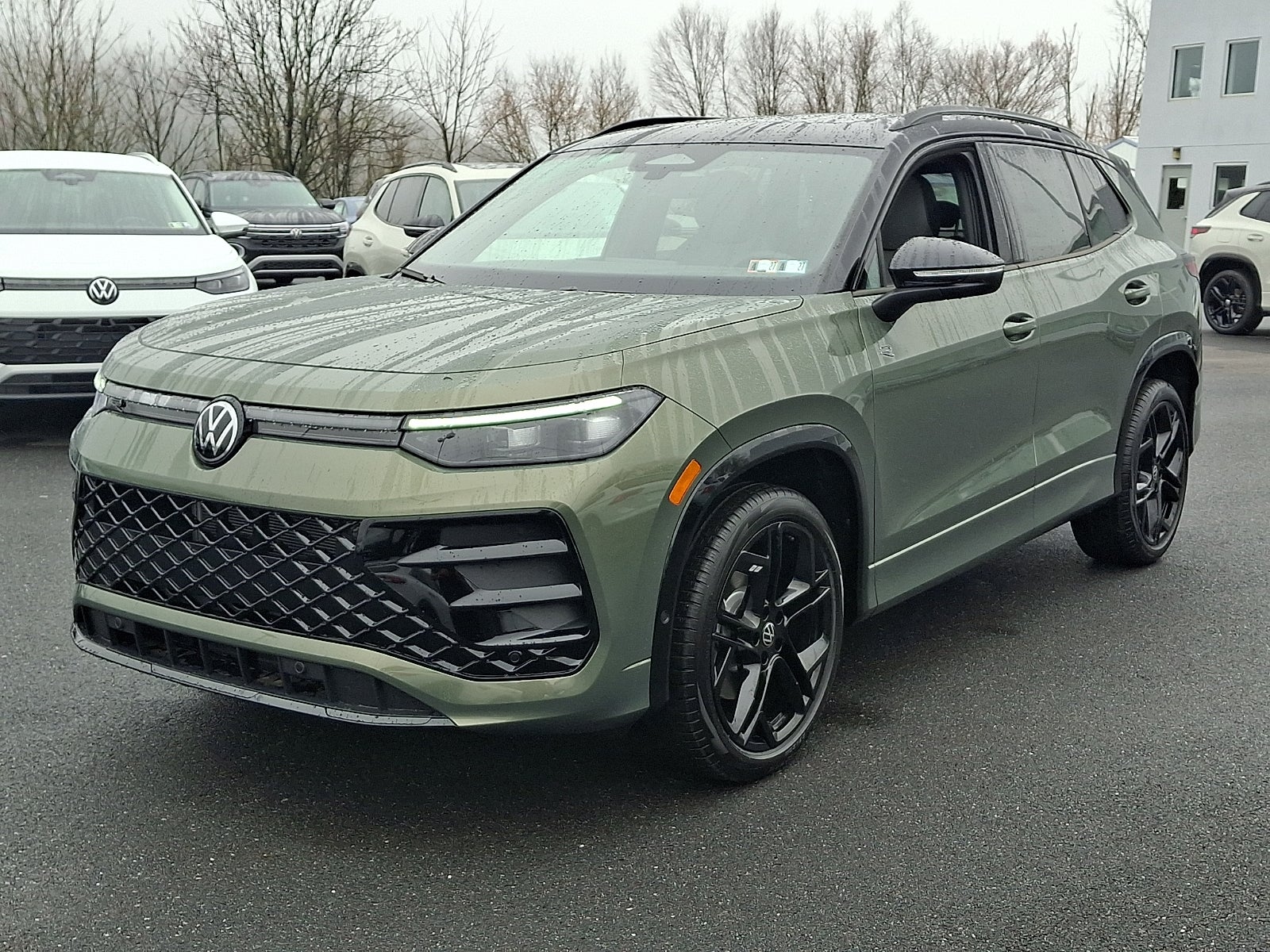 2026 Volkswagen Tiguan SE R-Line Black