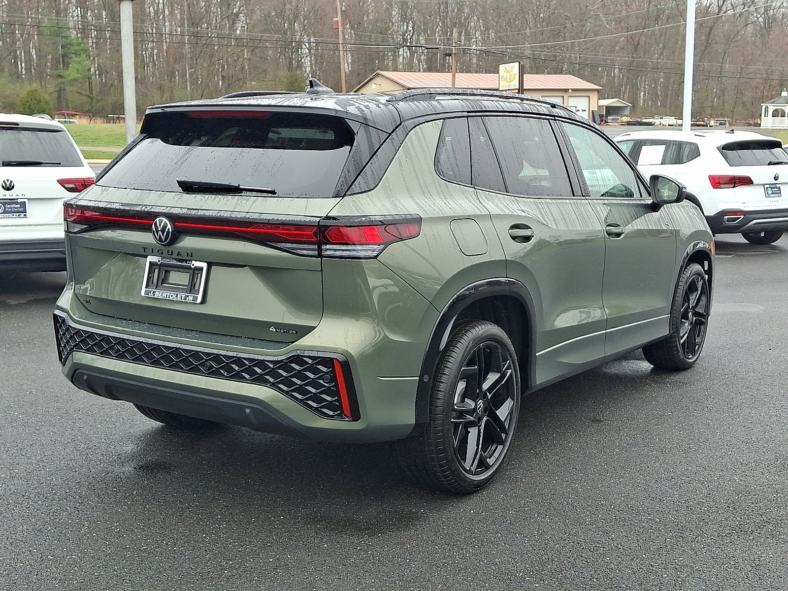 2026 Volkswagen Tiguan SE R-Line Black