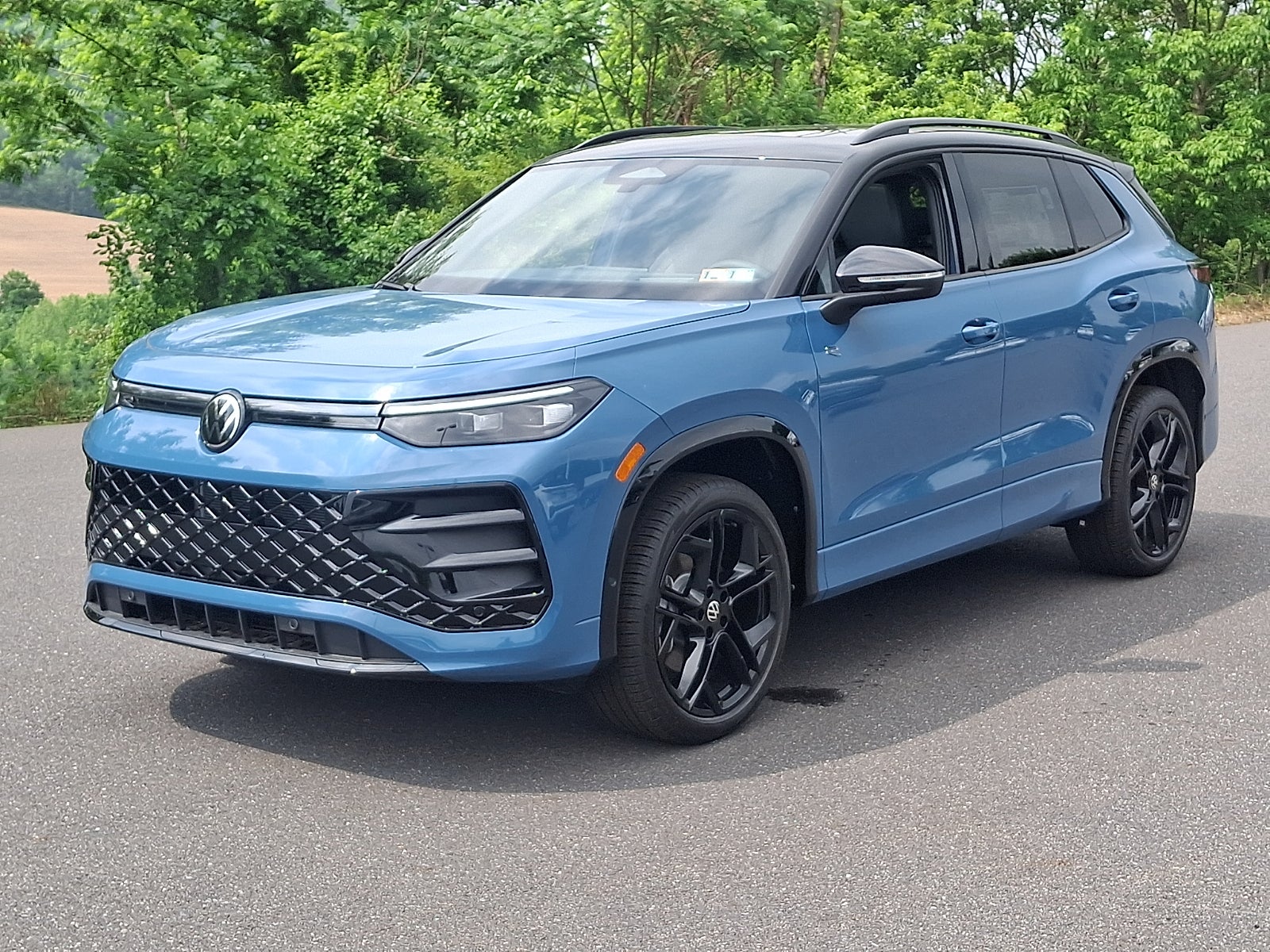2026 Volkswagen Tiguan SE R-Line Black