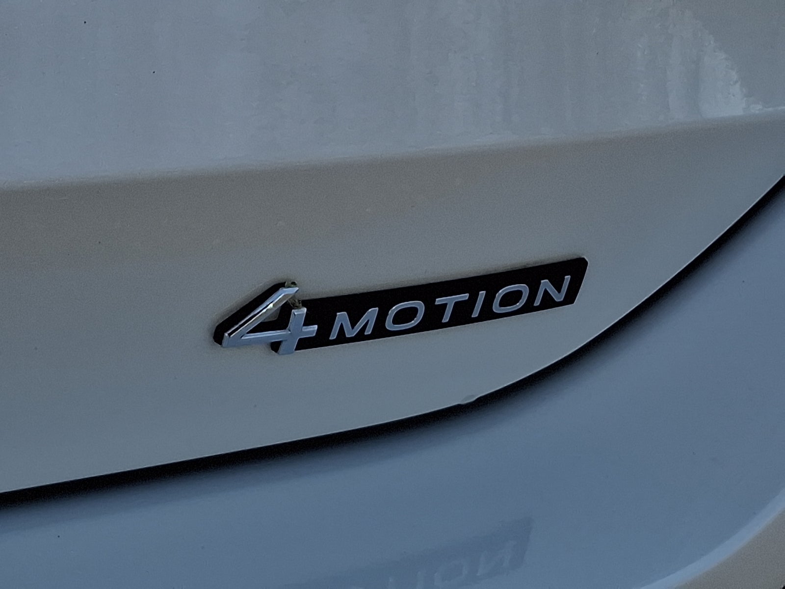 2025 Volkswagen Tiguan 2.0T SEL R-Line