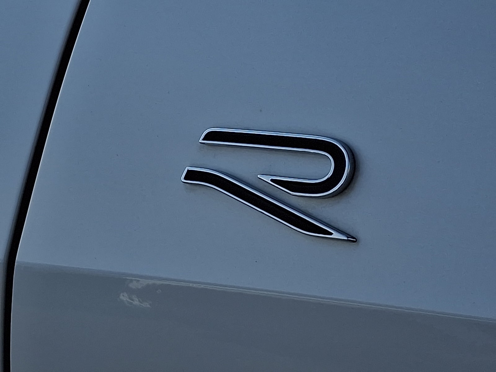 2025 Volkswagen Tiguan 2.0T SEL R-Line