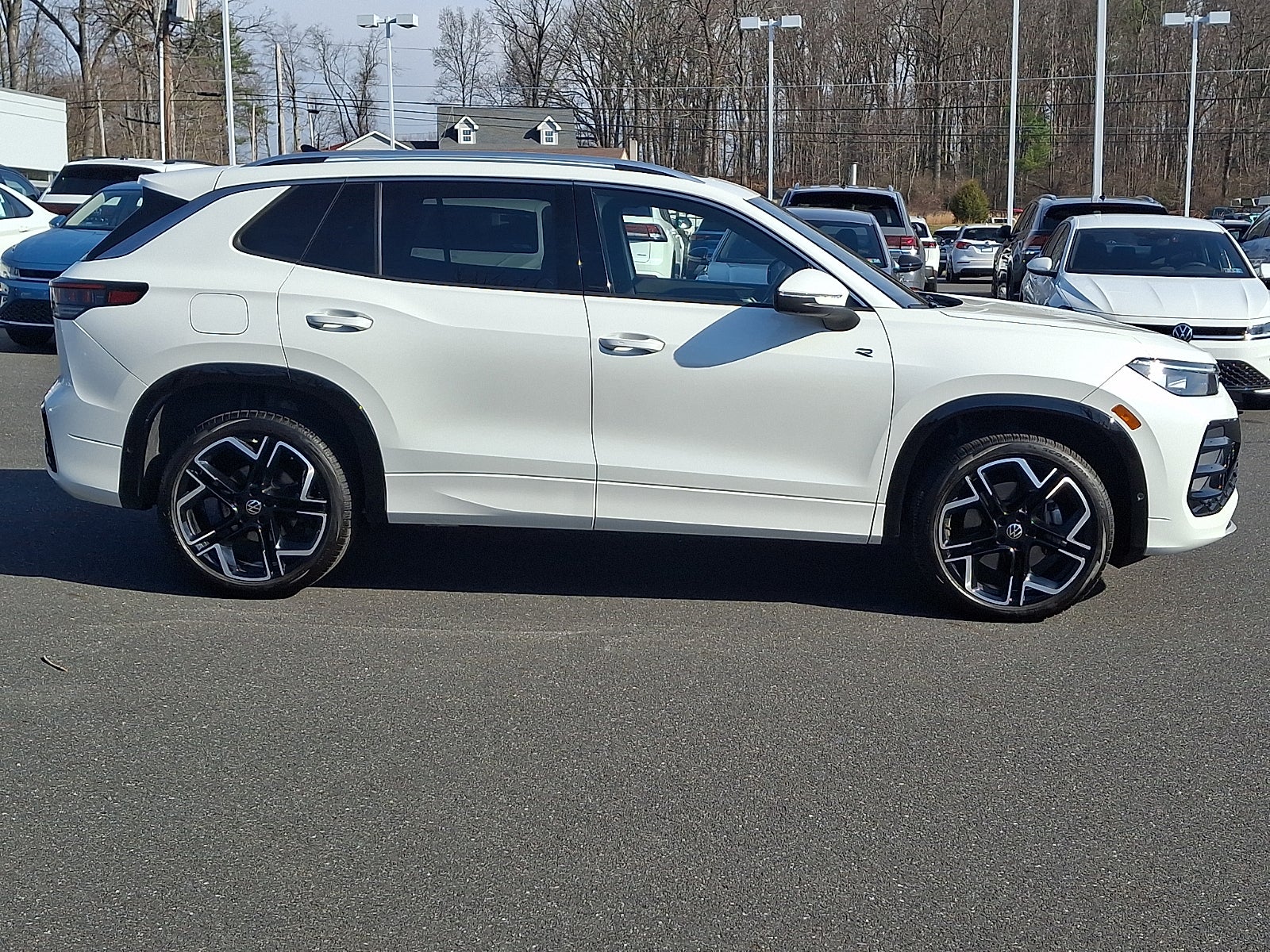 2025 Volkswagen Tiguan 2.0T SEL R-Line