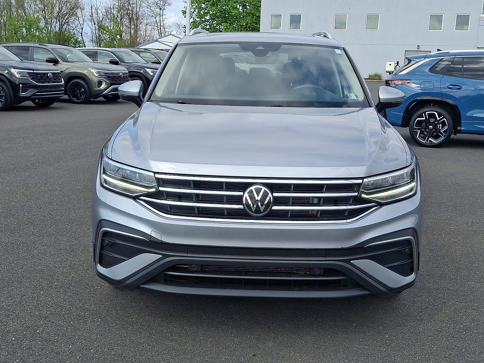 2023 Volkswagen Tiguan 2.0T SE